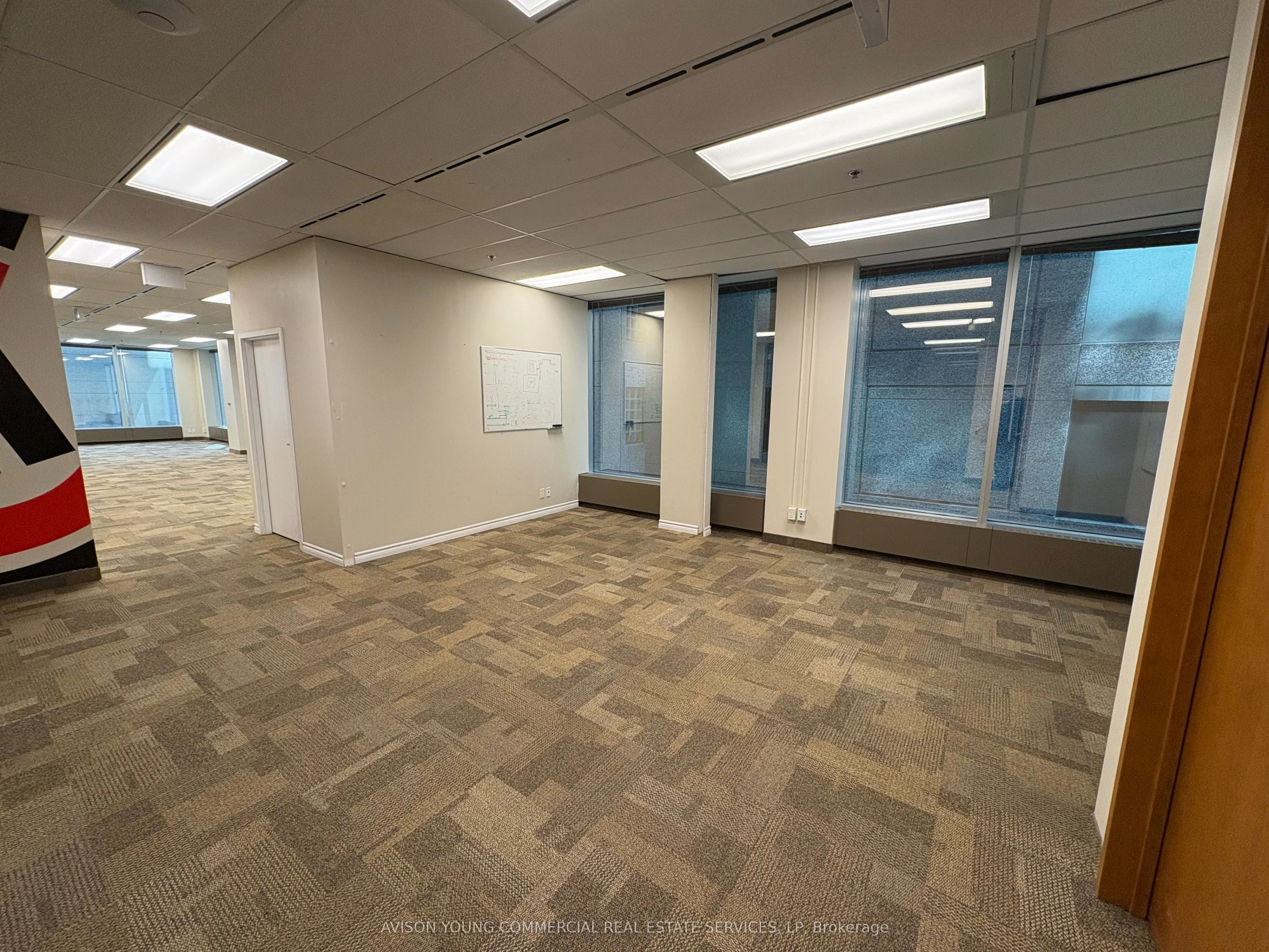 33 Bloor Street E, #304