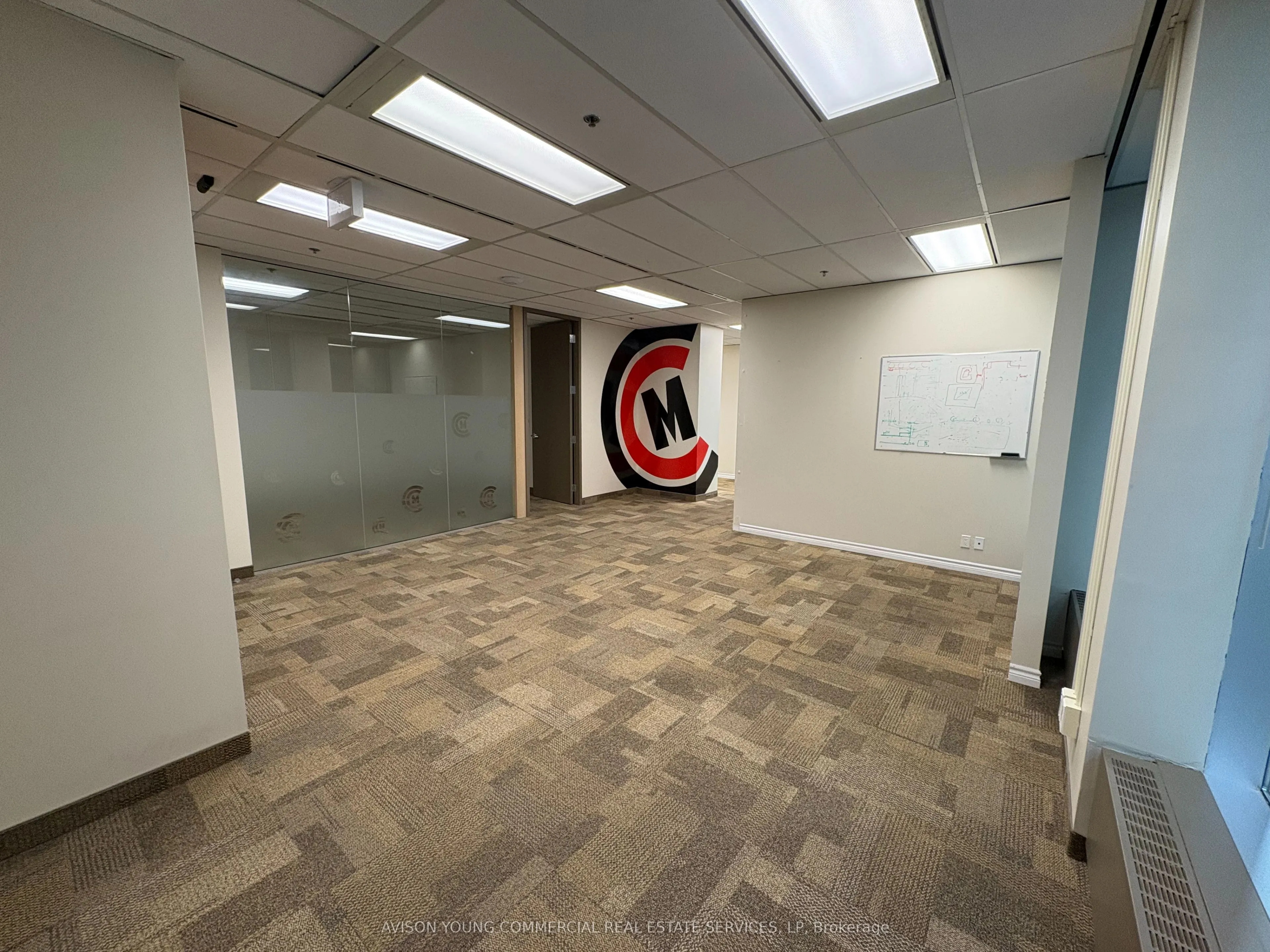 33 Bloor Street E, #304