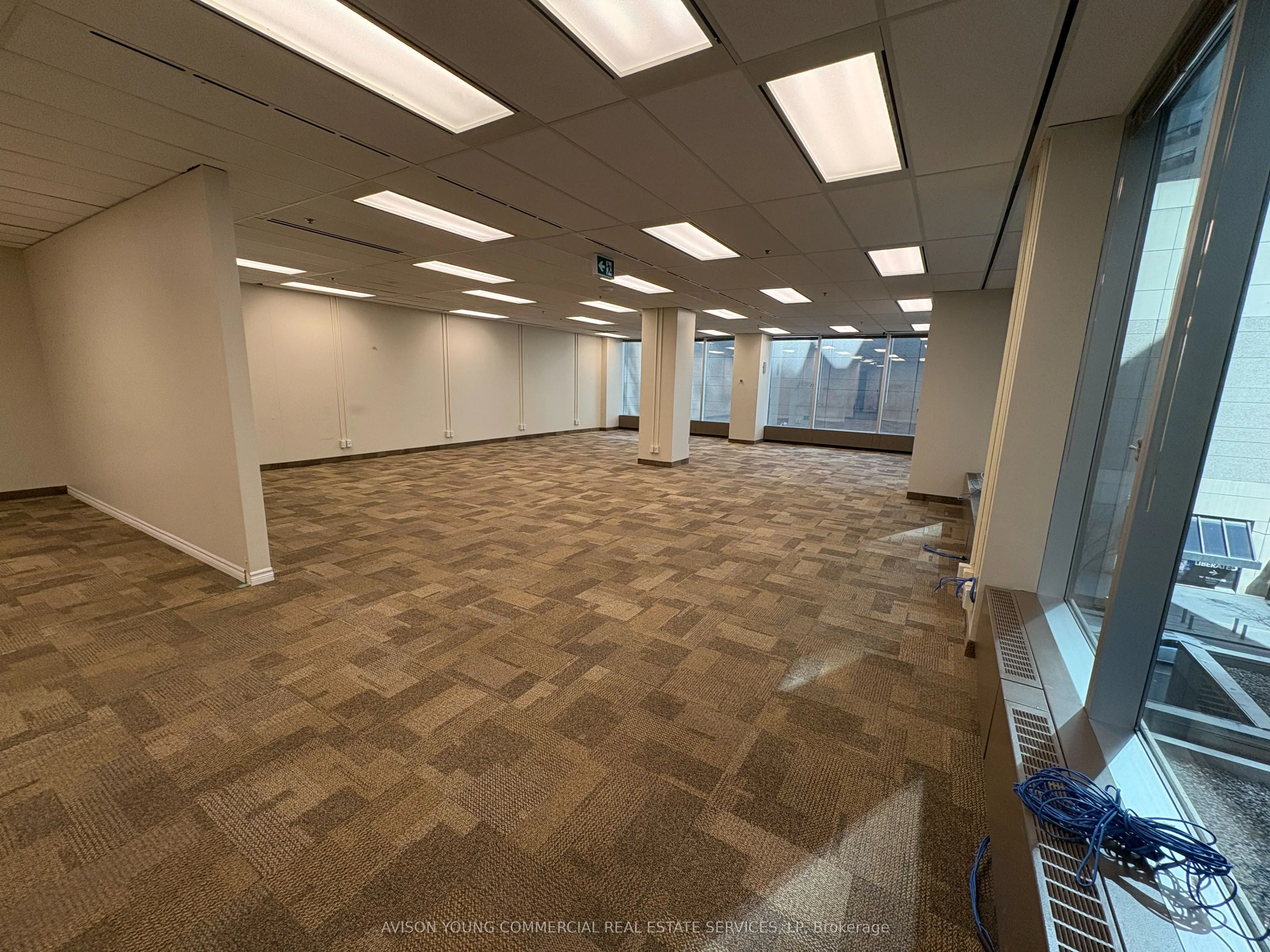 33 Bloor Street E, #304