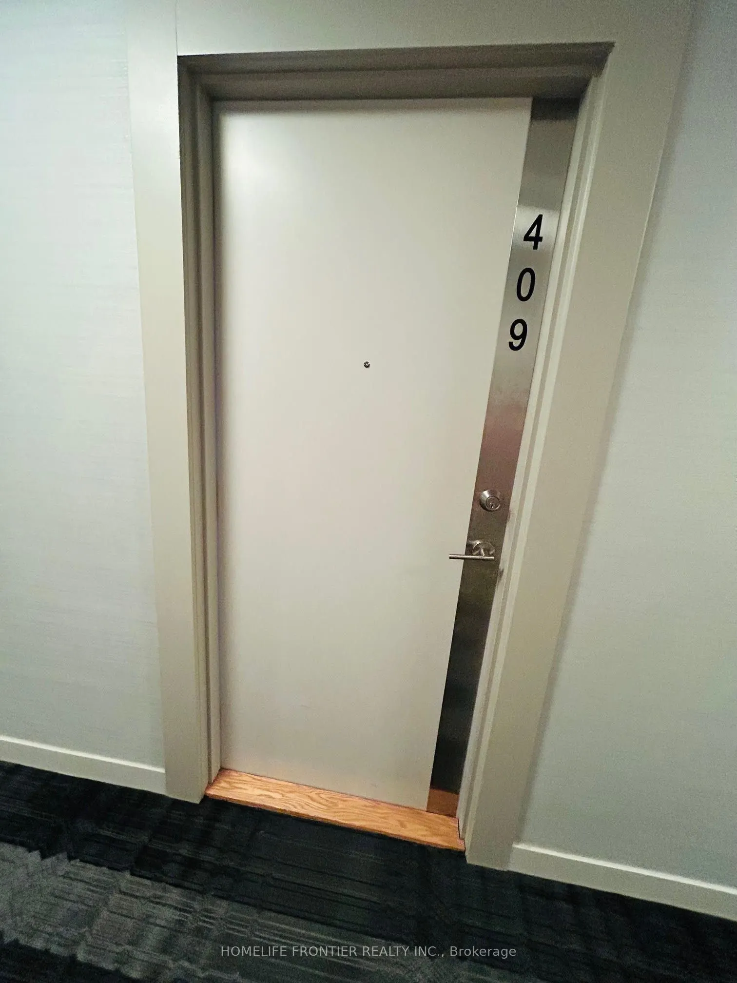 128 Fairview Mall Drive W, #409