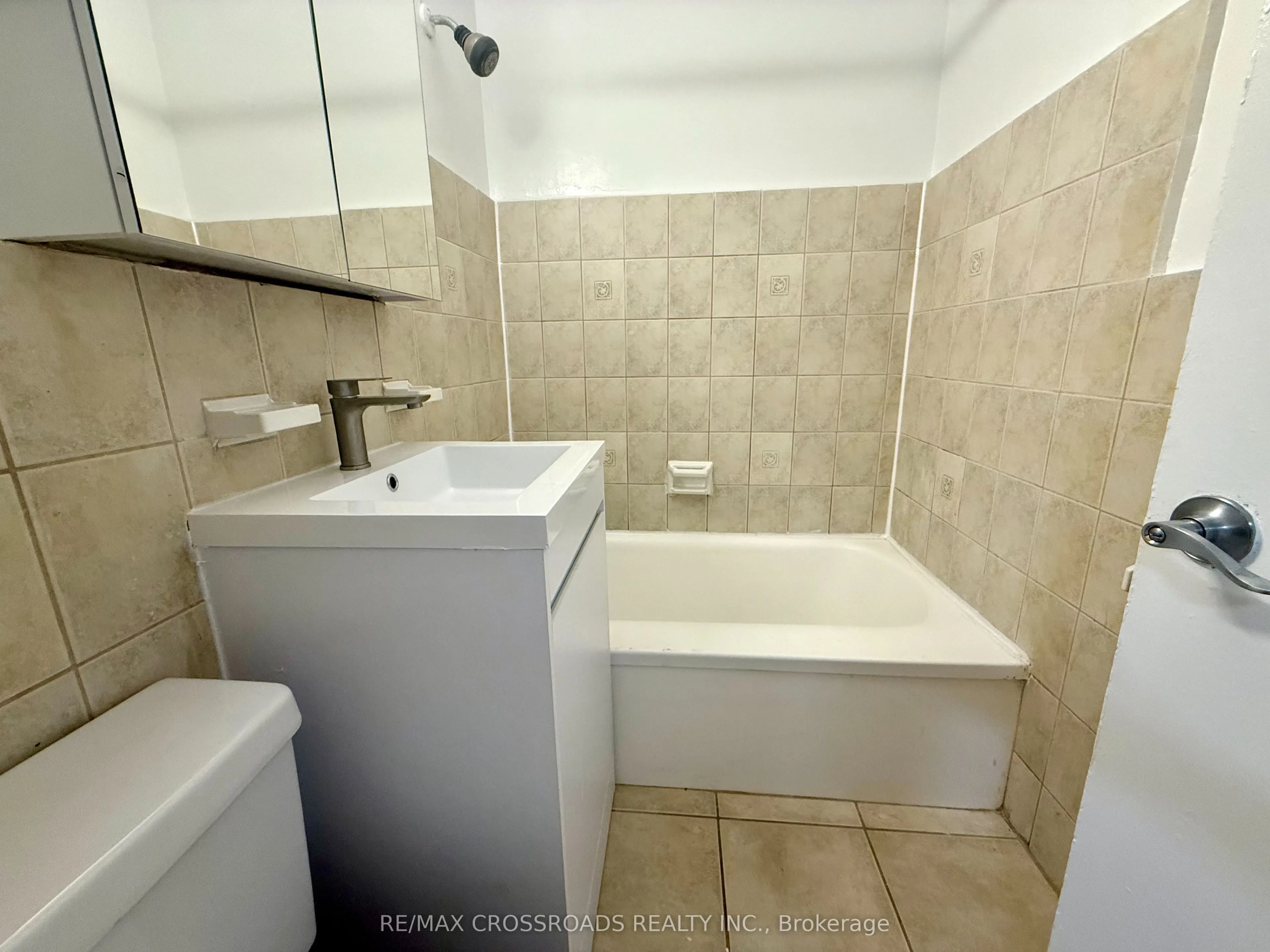 2770 Yonge Street, #B3