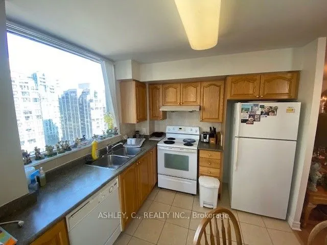 23 Hollywood Avenue E, #1602