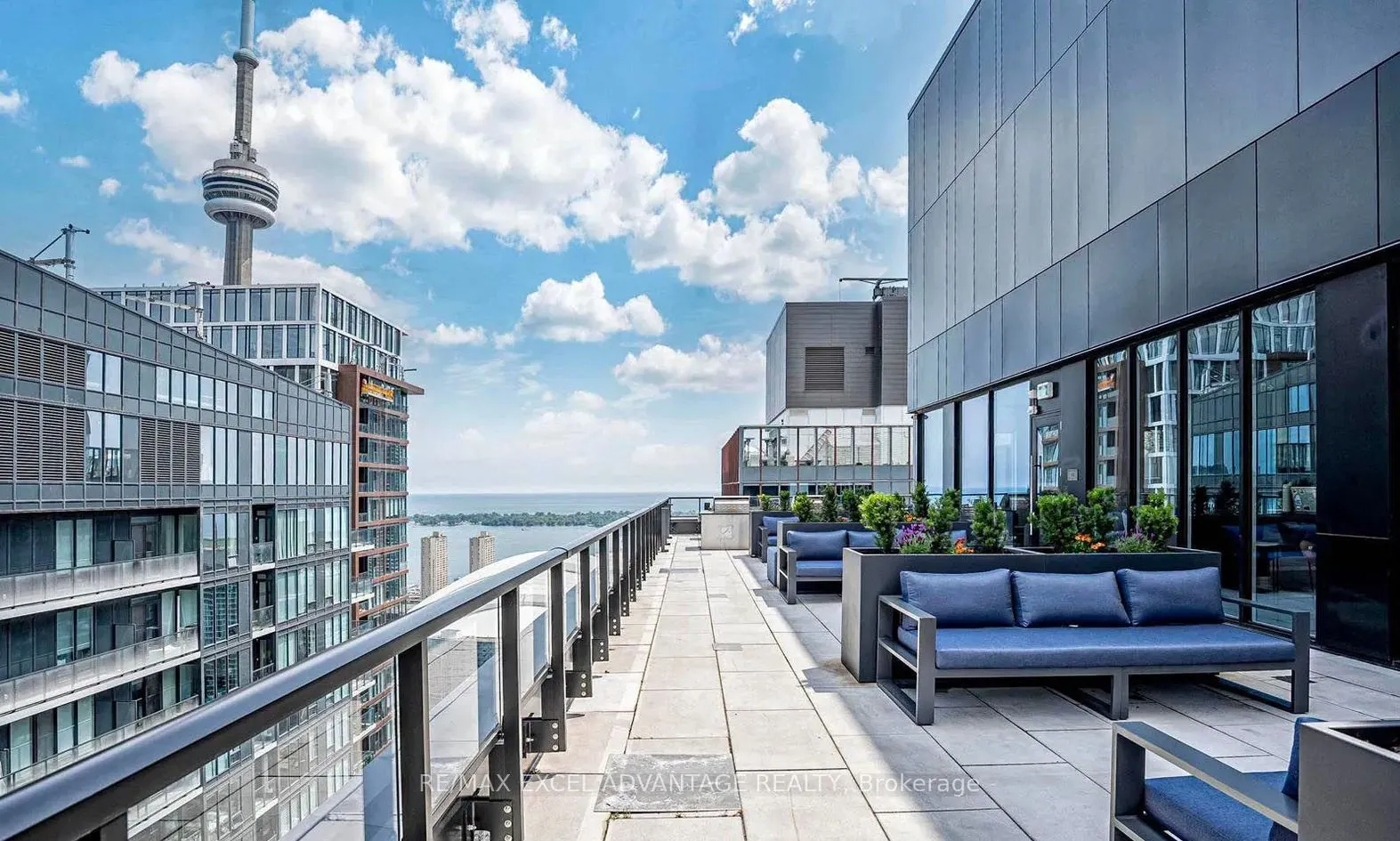 357 King Street W, #1206
