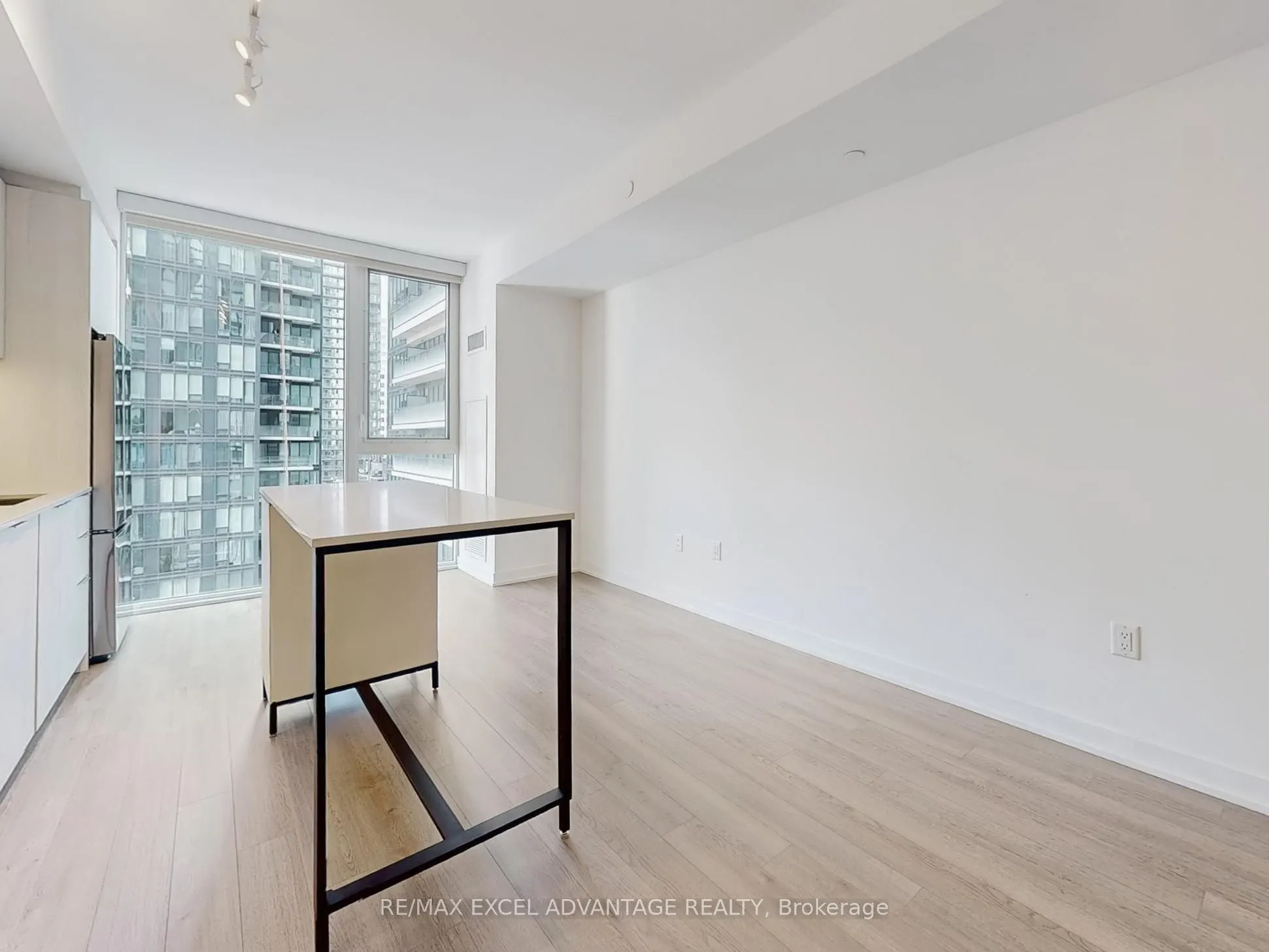 357 King Street W, #1206