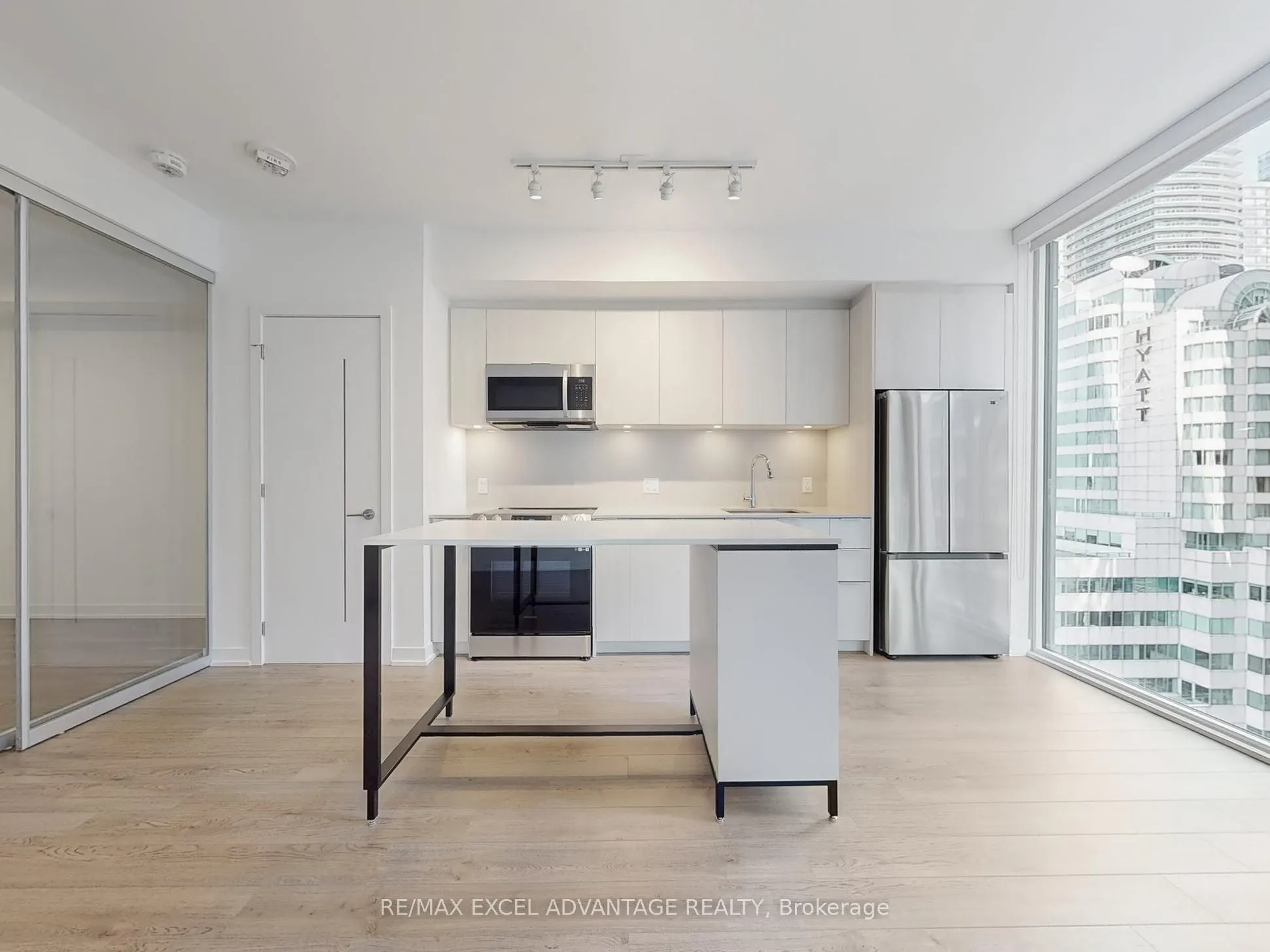 357 King Street W, #1206