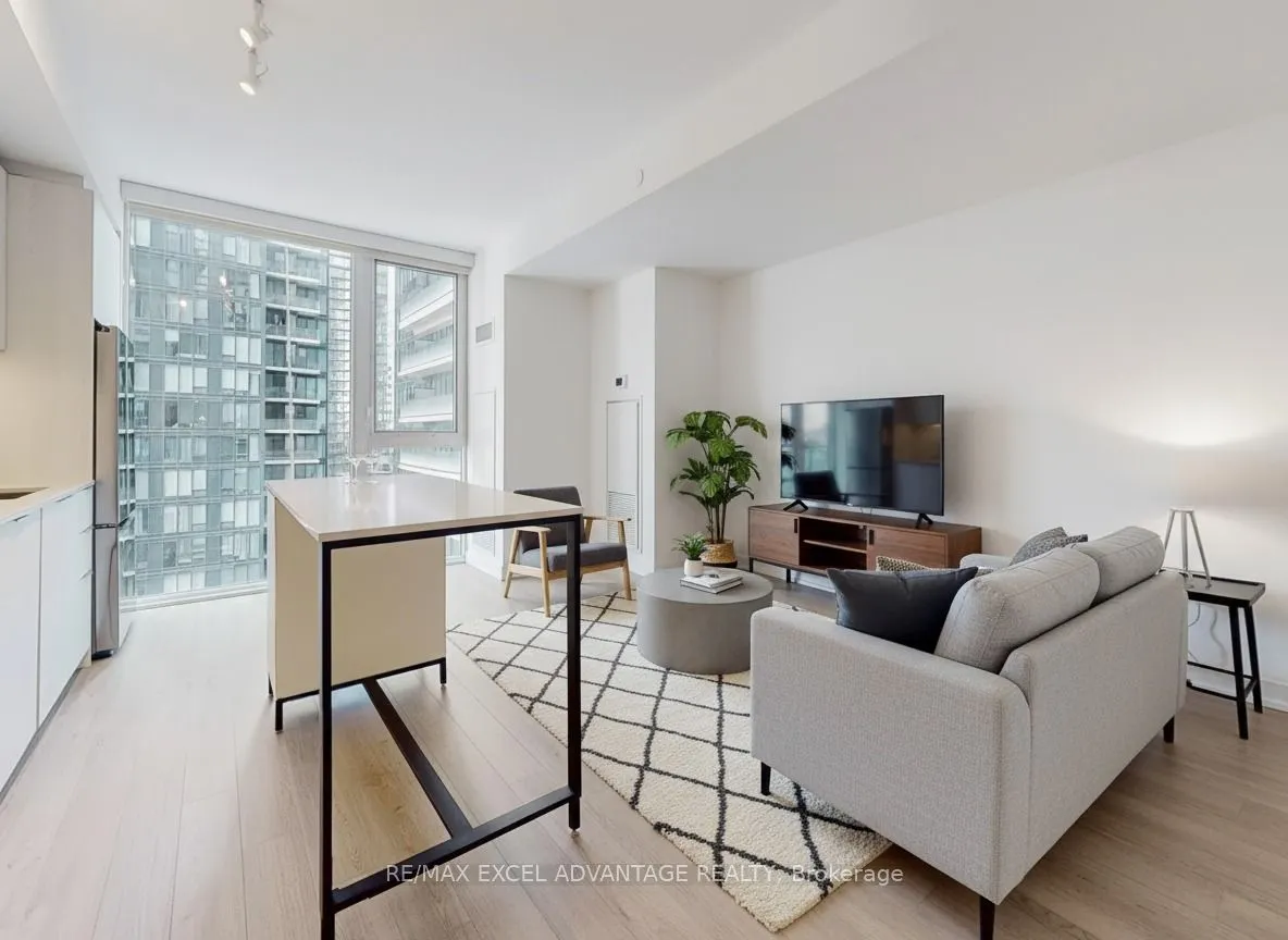 357 King Street W, #1206