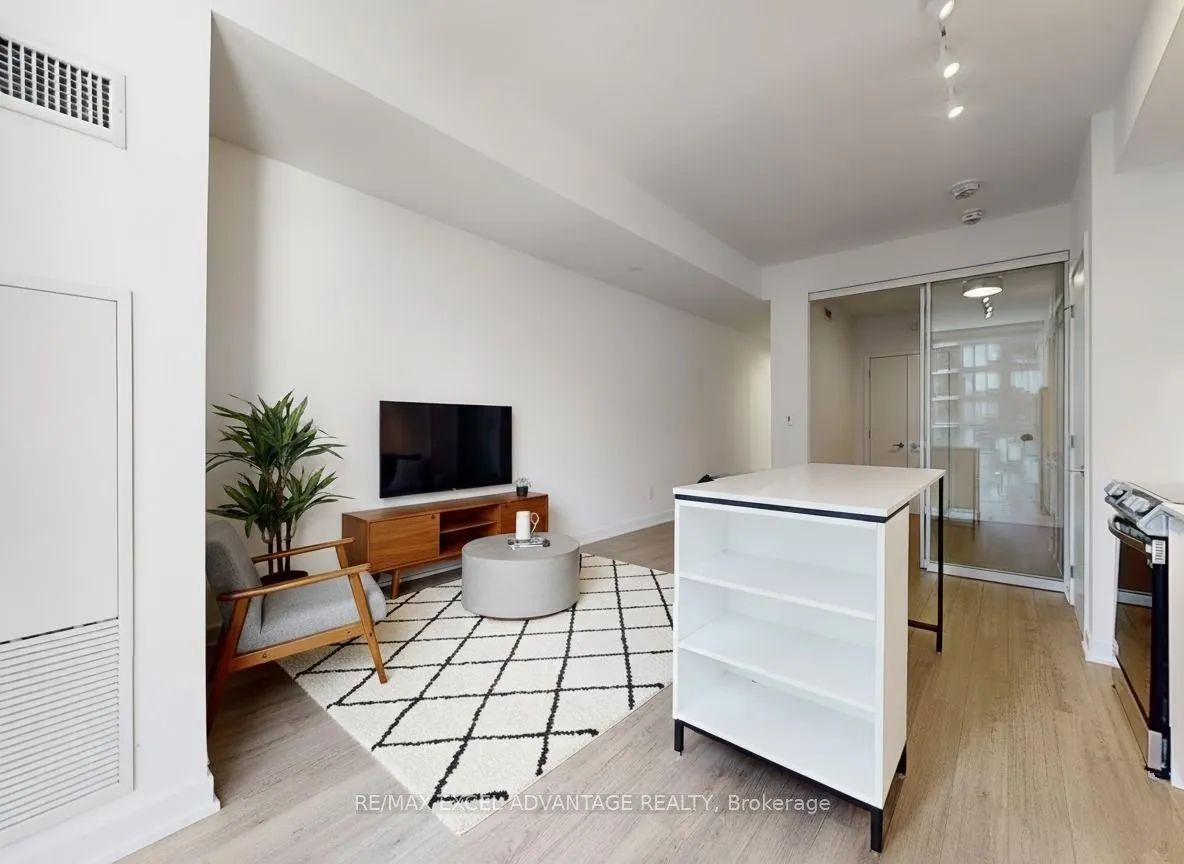 357 King Street W, #1206