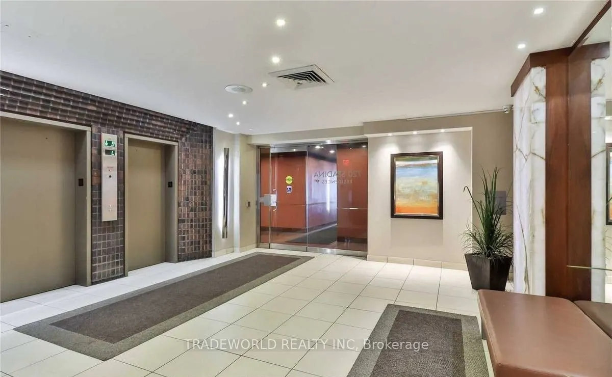 720 Spadina Avenue, #1111