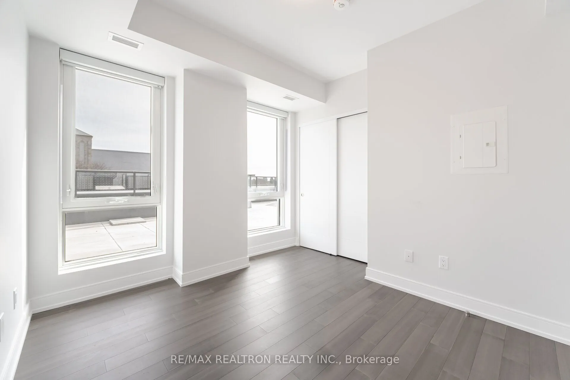 664 Spadina Avenue, #410