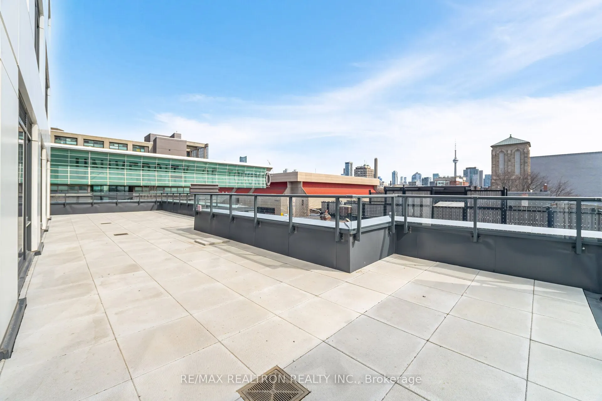 664 Spadina Avenue, #410
