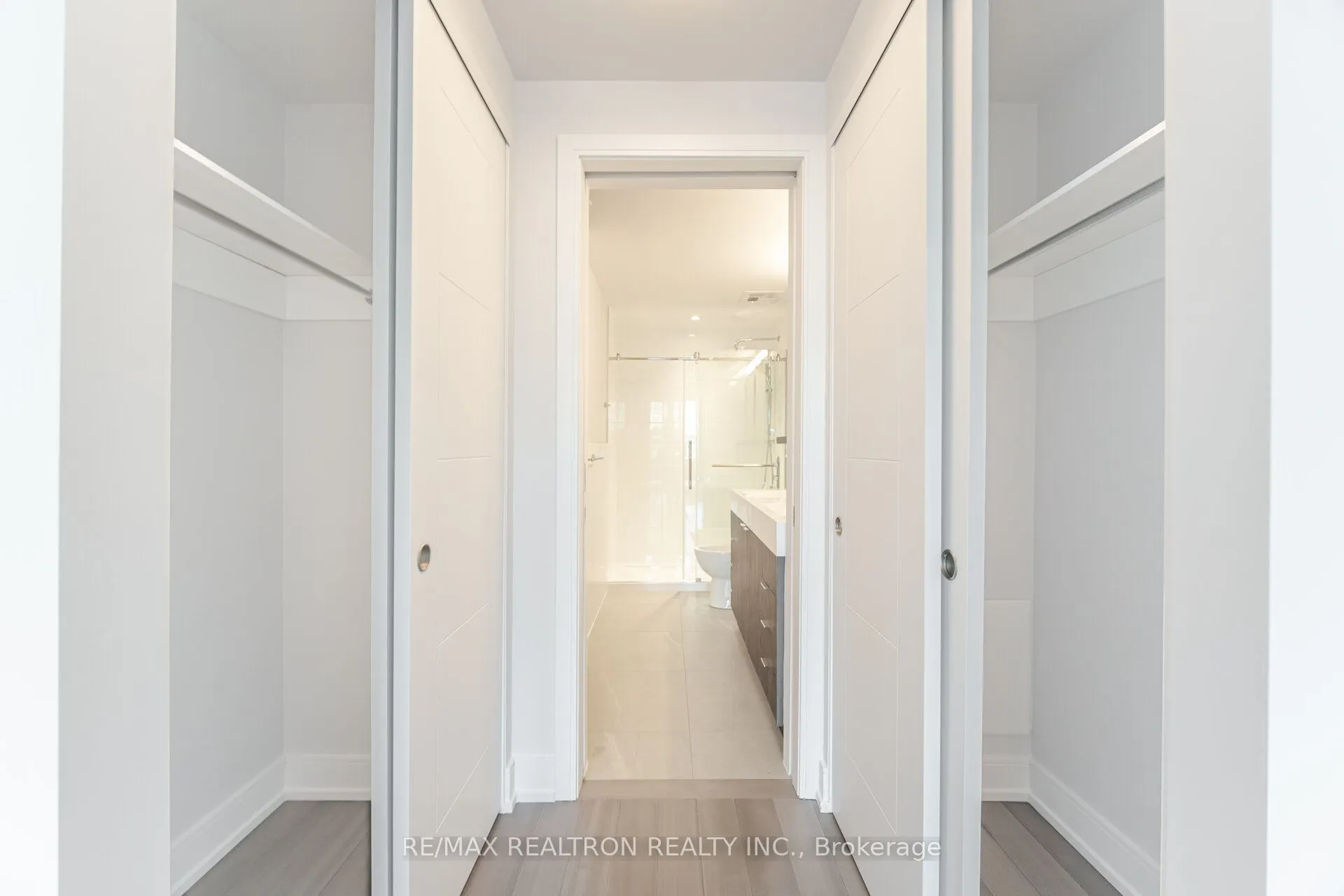 664 Spadina Avenue, #410