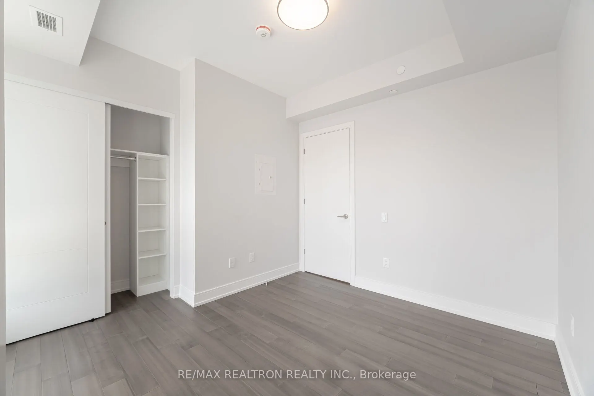 664 Spadina Avenue, #410