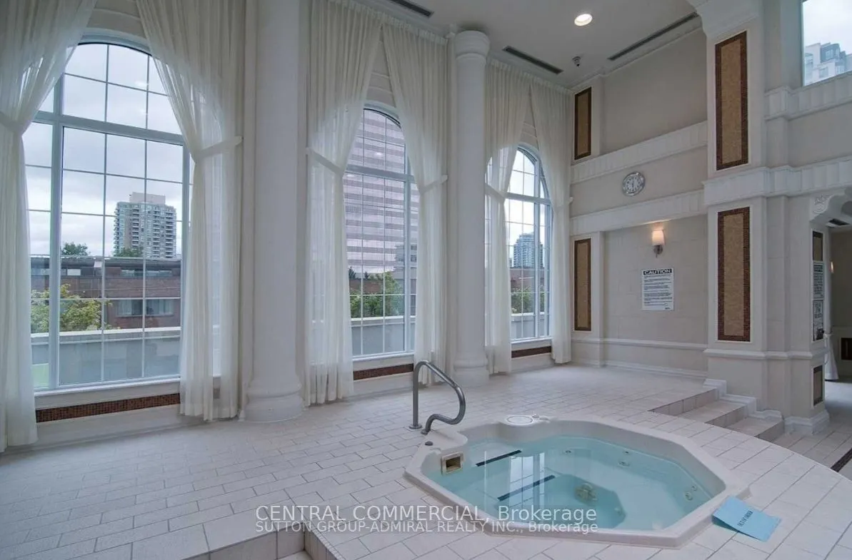 25 Greenview Avenue E, #PH24