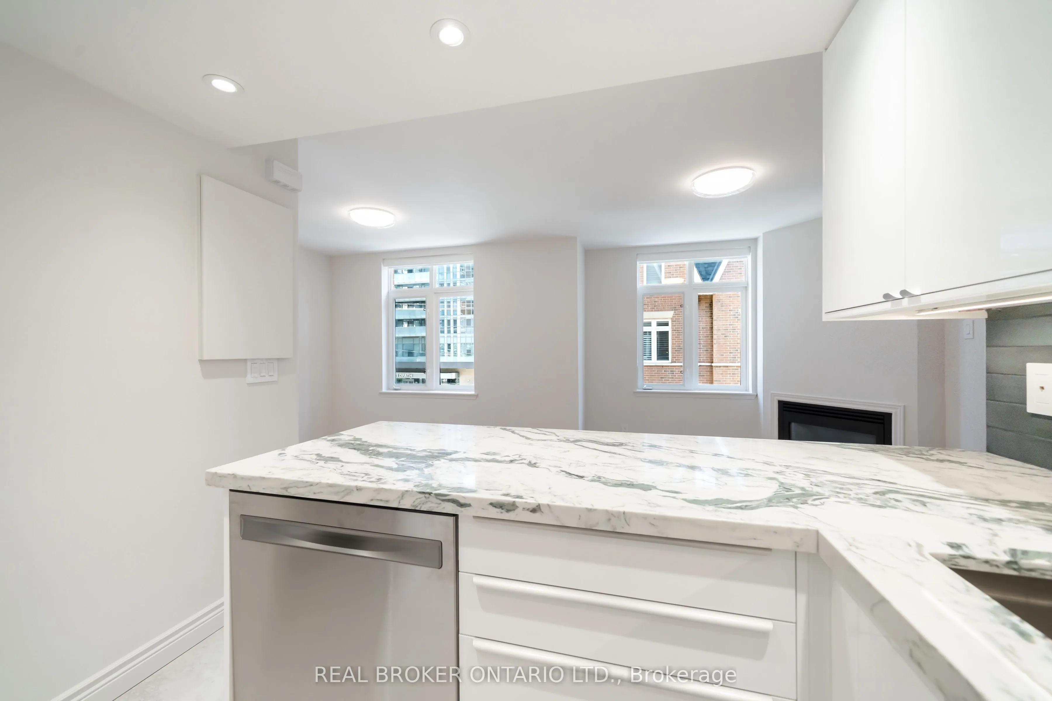 108 Redpath Avenue, #21
