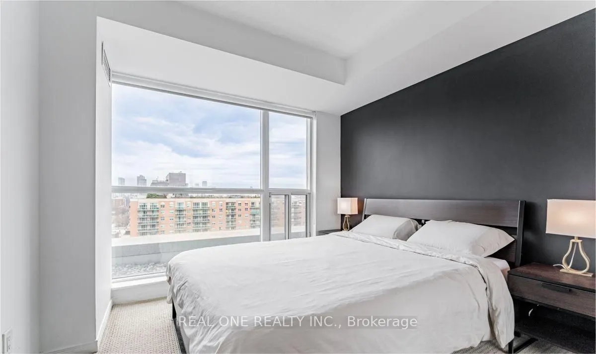230 King Street E, #1716
