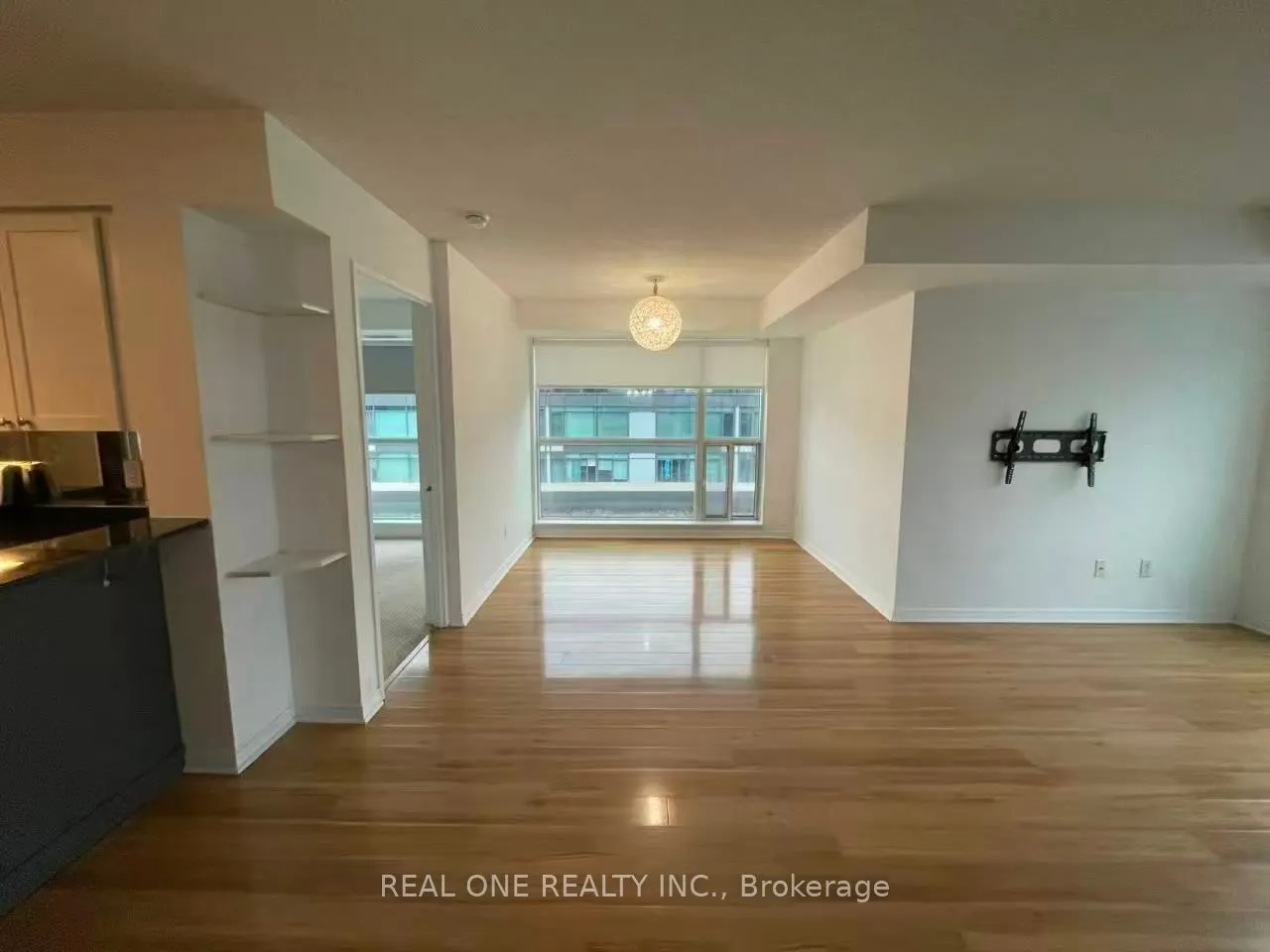 230 King Street E, #1716