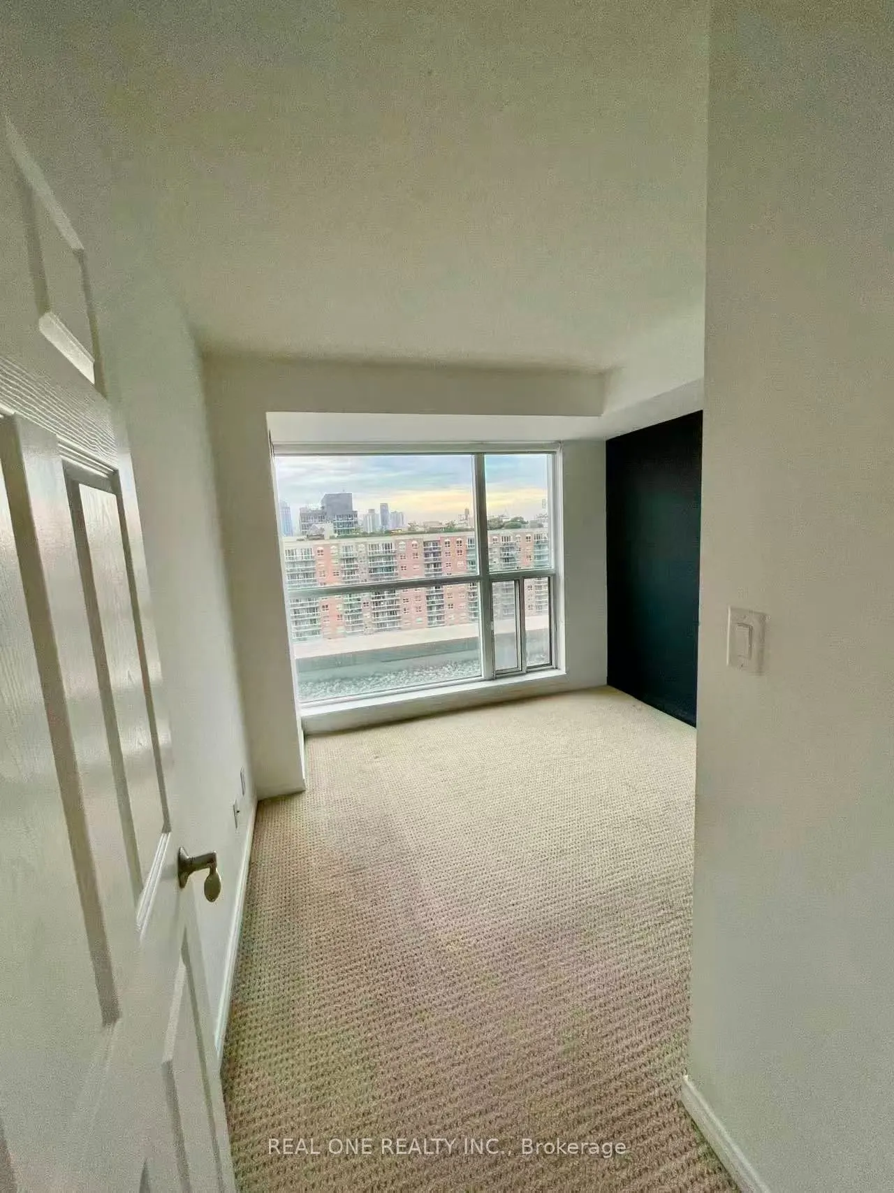 230 King Street E, #1716