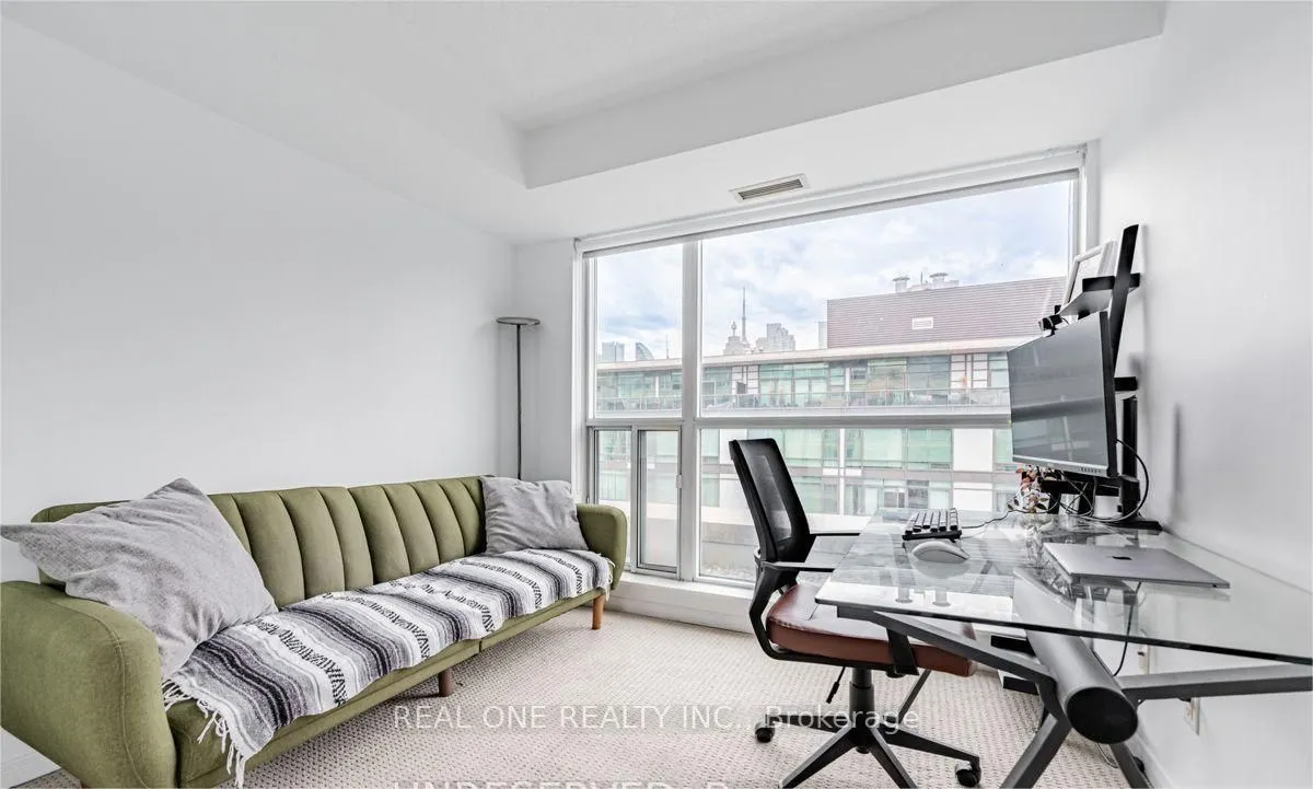 230 King Street E, #1716