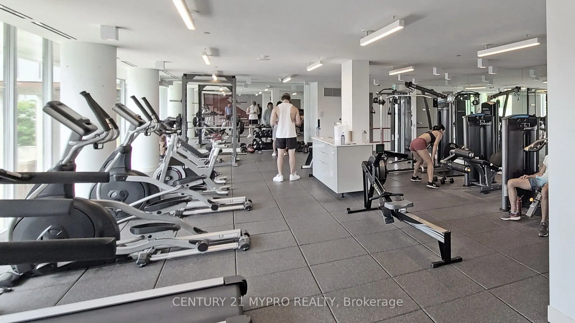 120 Parliament Street, #404