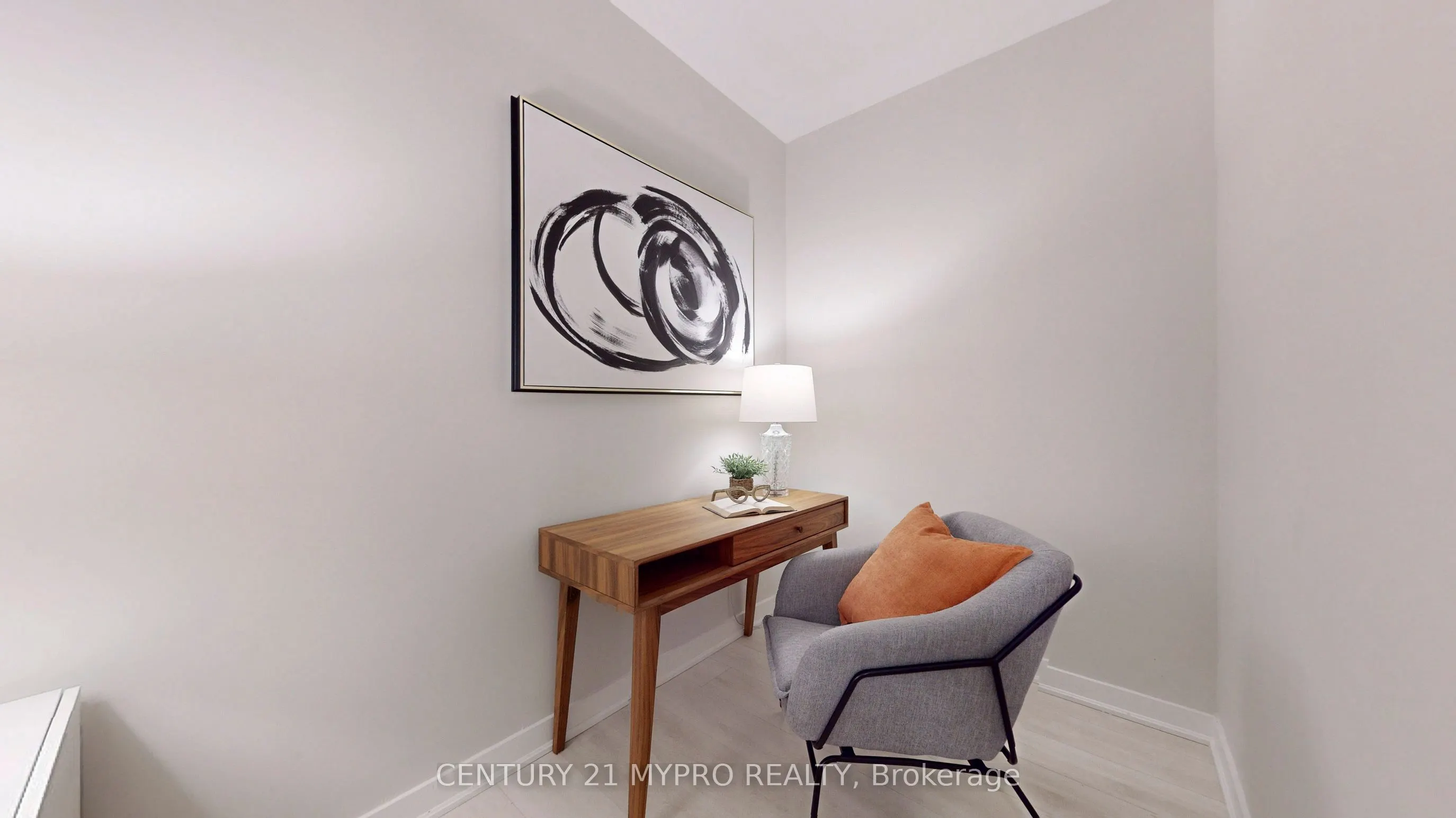120 Parliament Street, #404