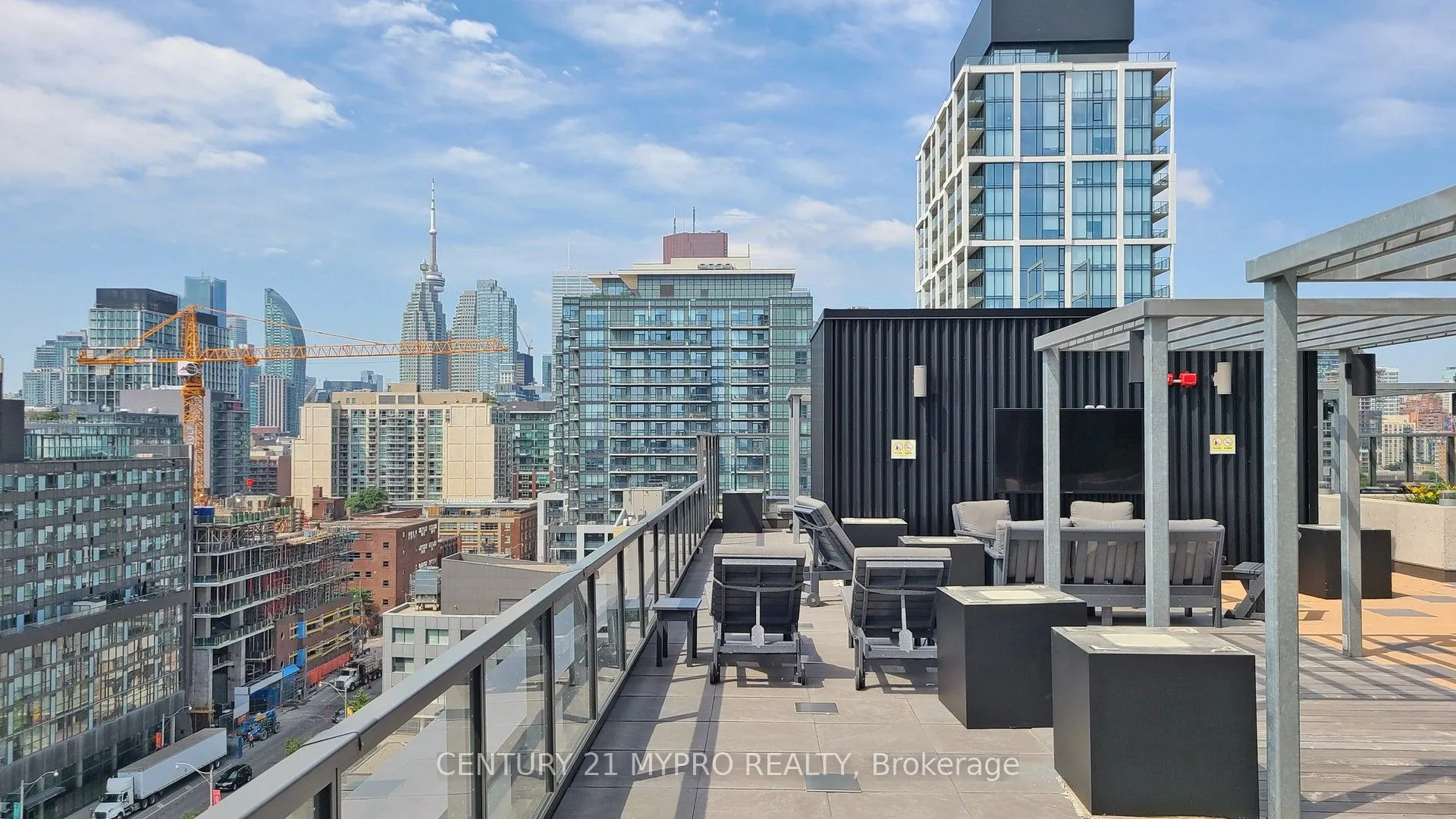 120 Parliament Street, #404