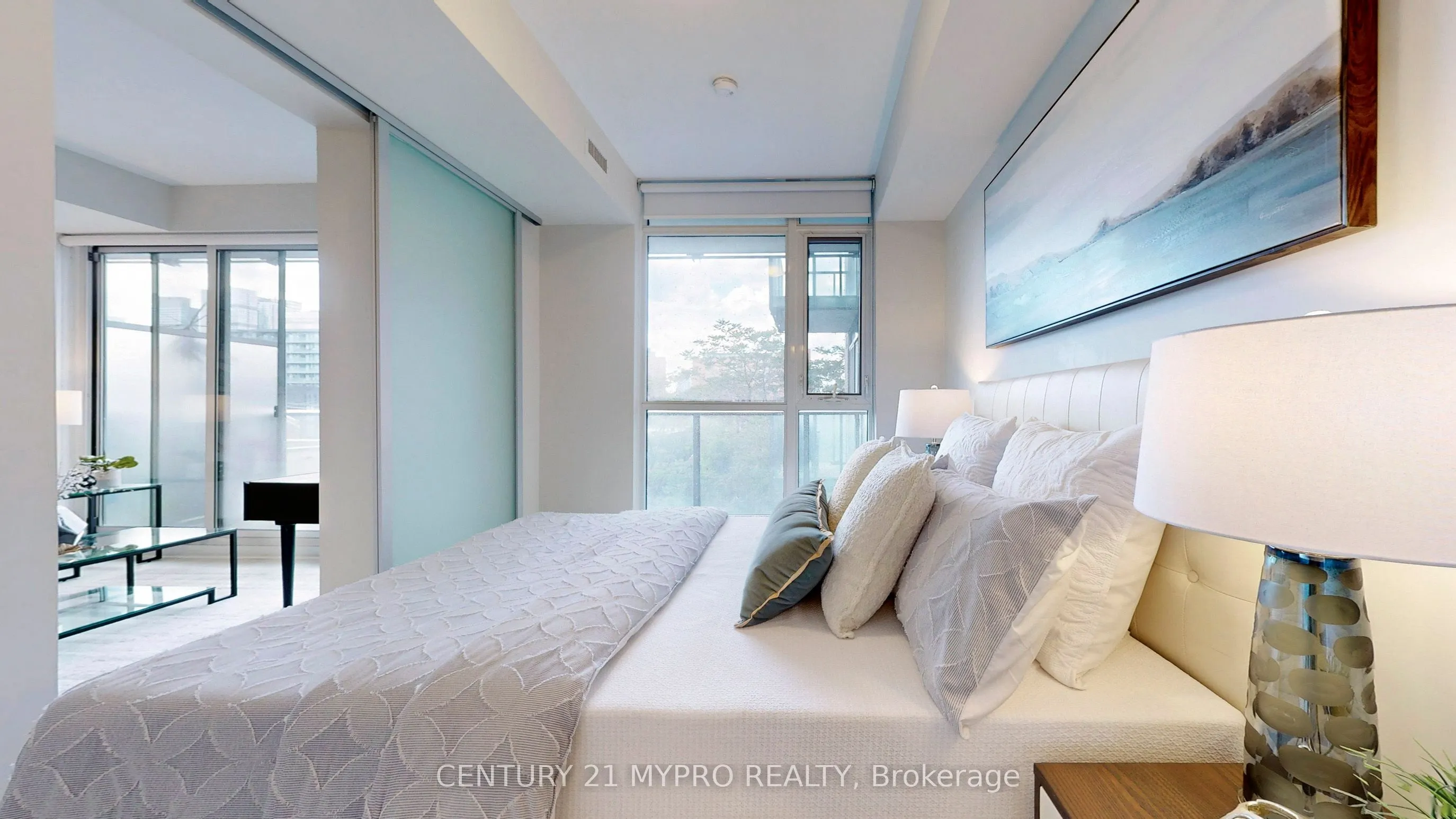 120 Parliament Street, #404