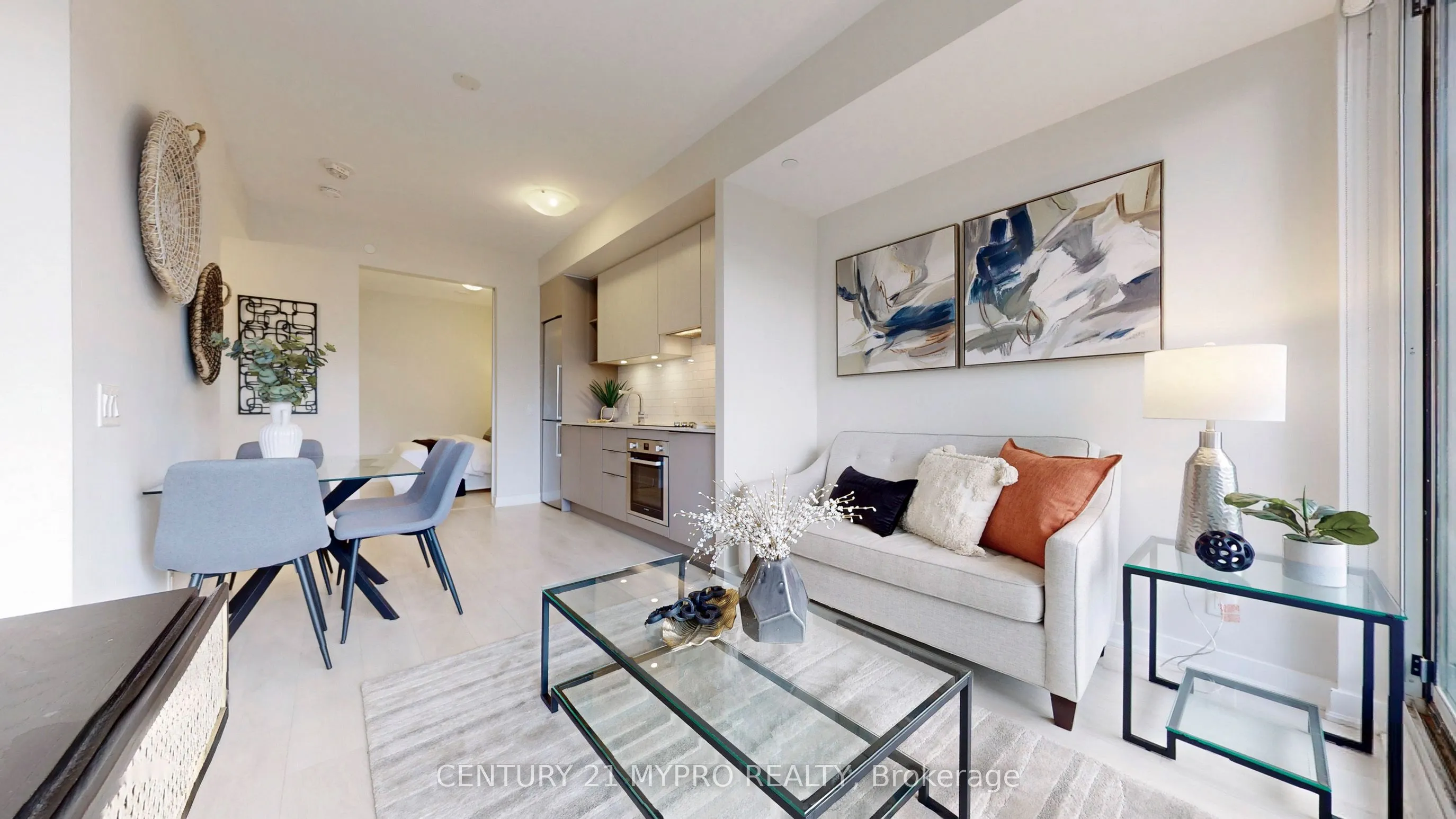 120 Parliament Street, #404