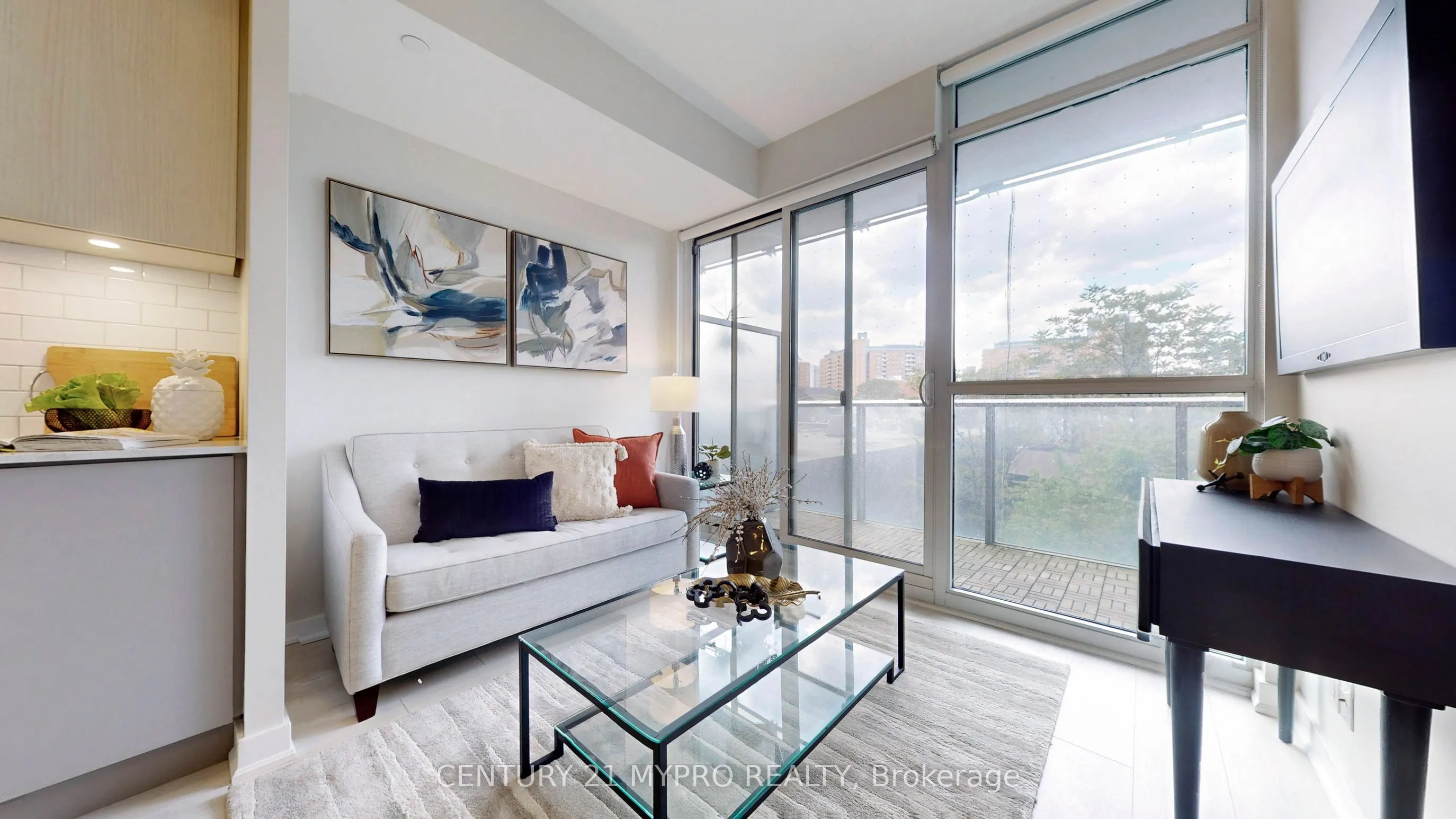 120 Parliament Street, #404