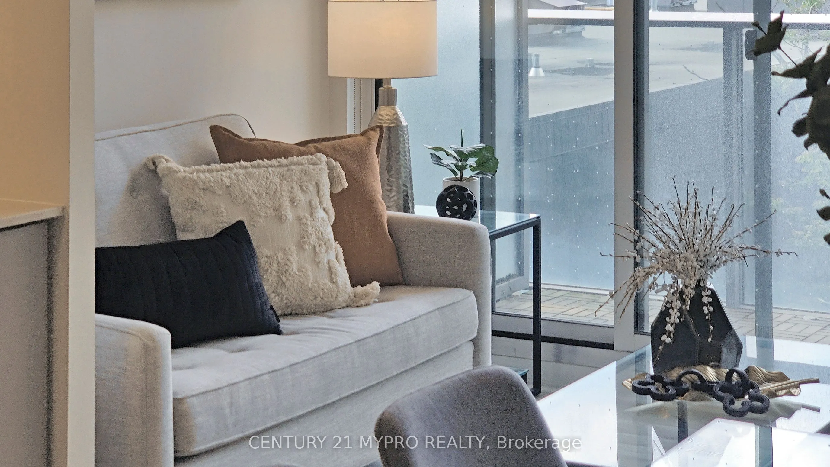 120 Parliament Street, #404