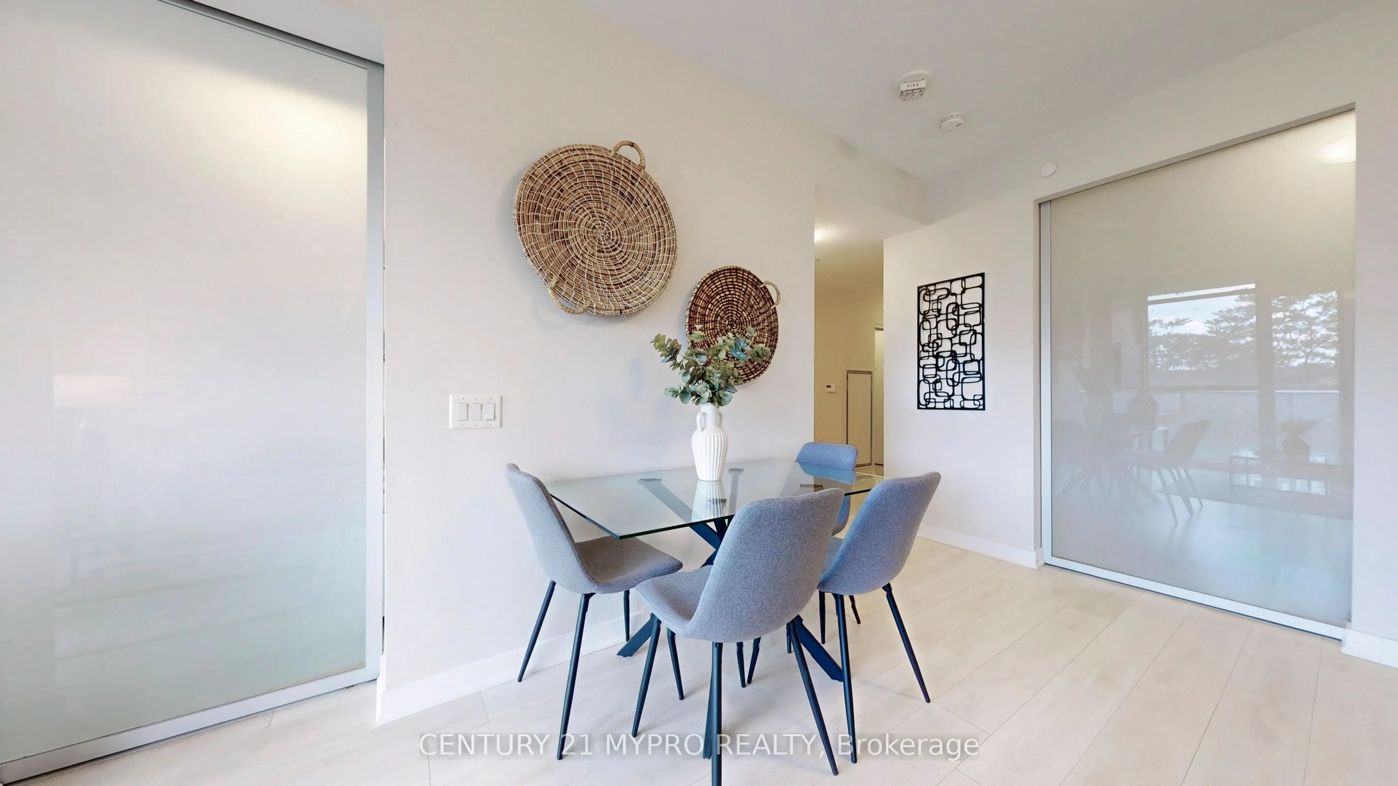 120 Parliament Street, #404