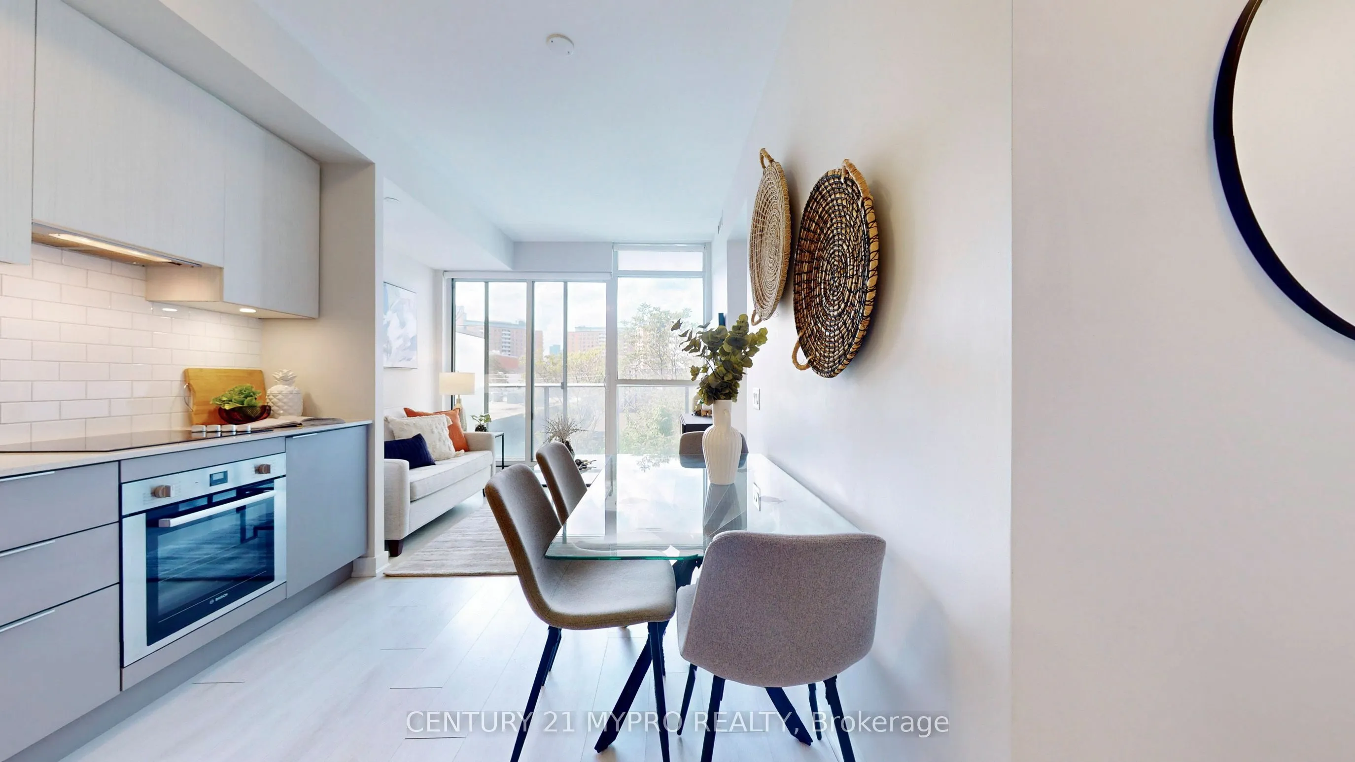120 Parliament Street, #404
