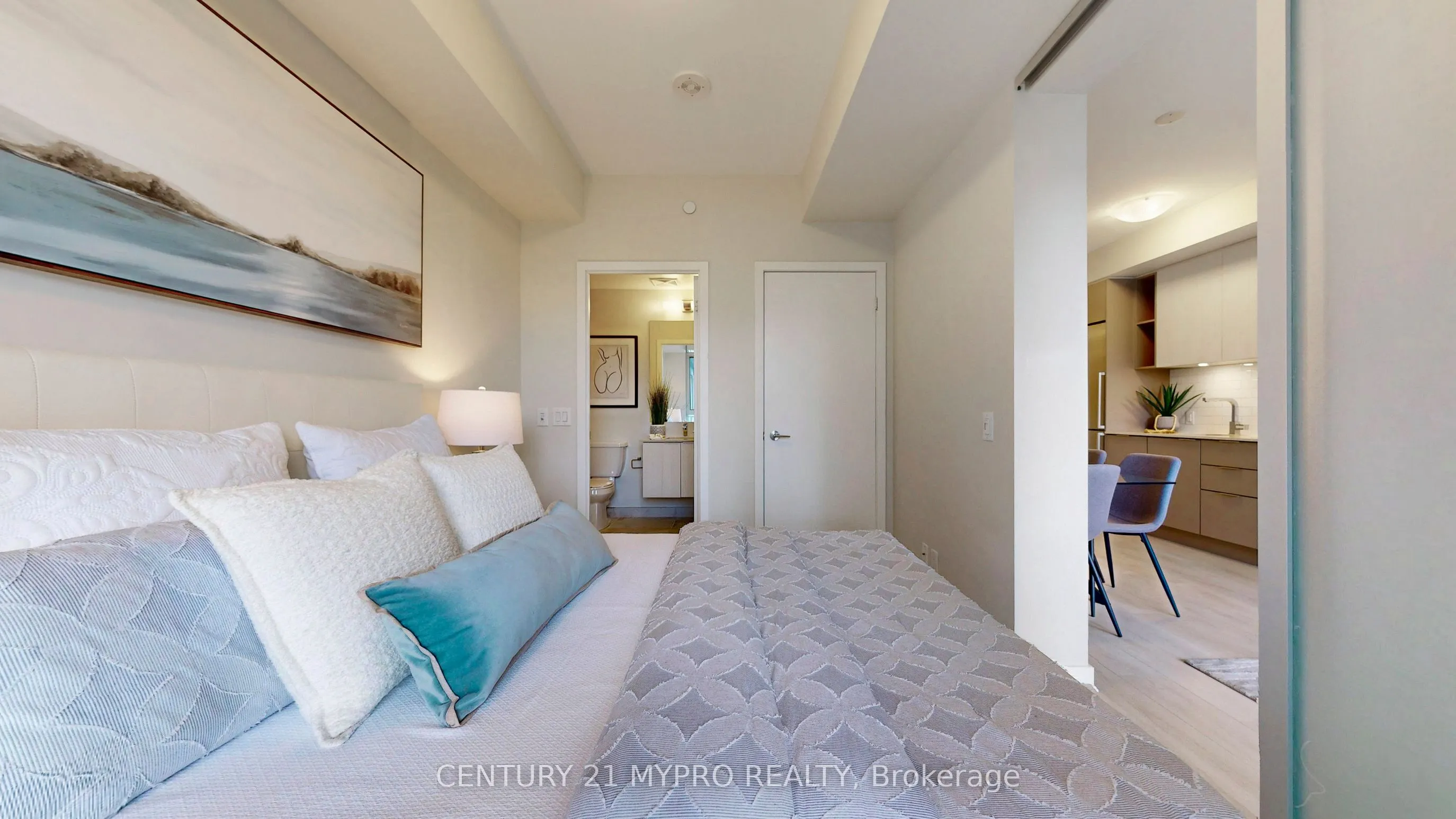 120 Parliament Street, #404