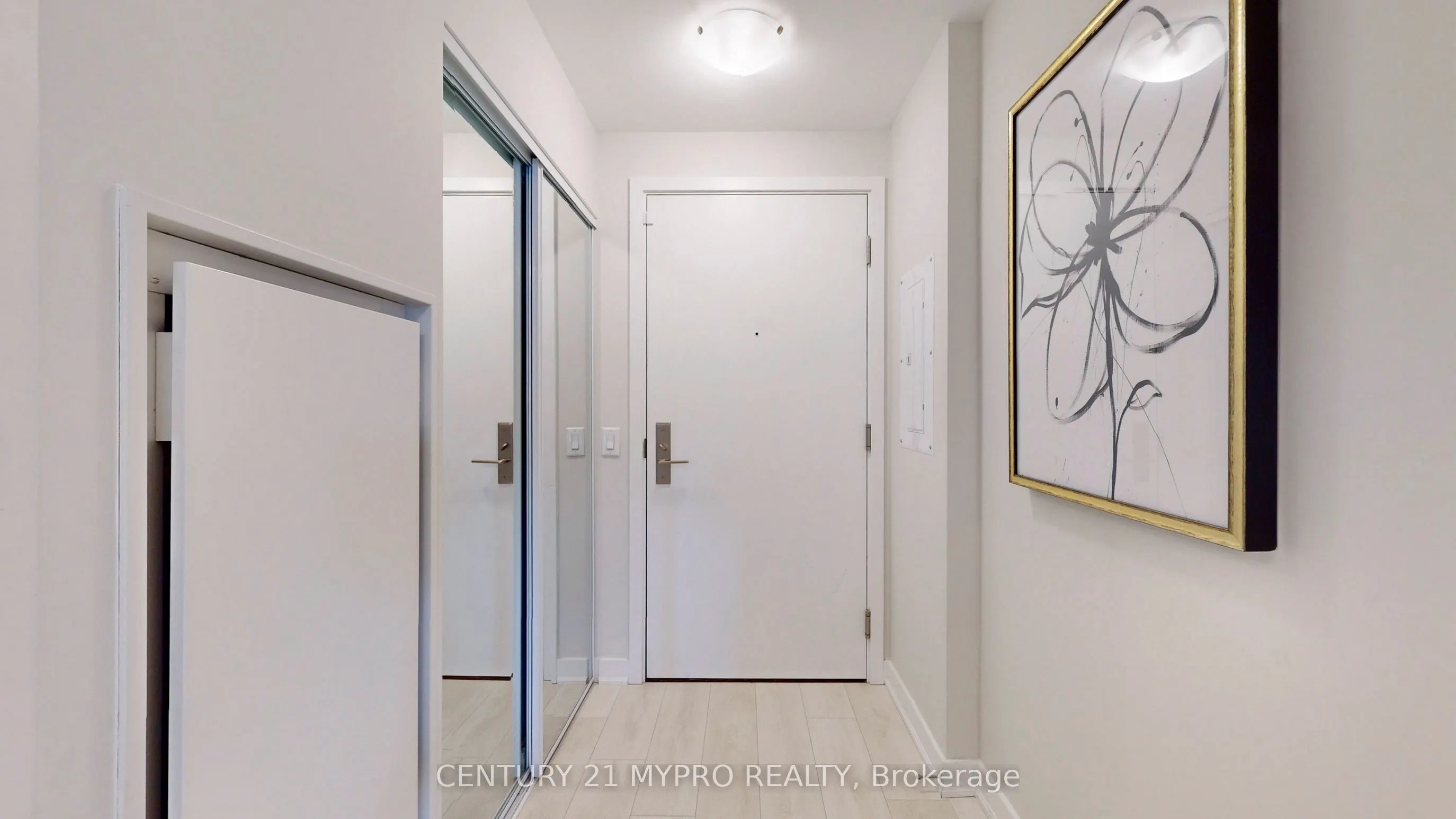 120 Parliament Street, #404