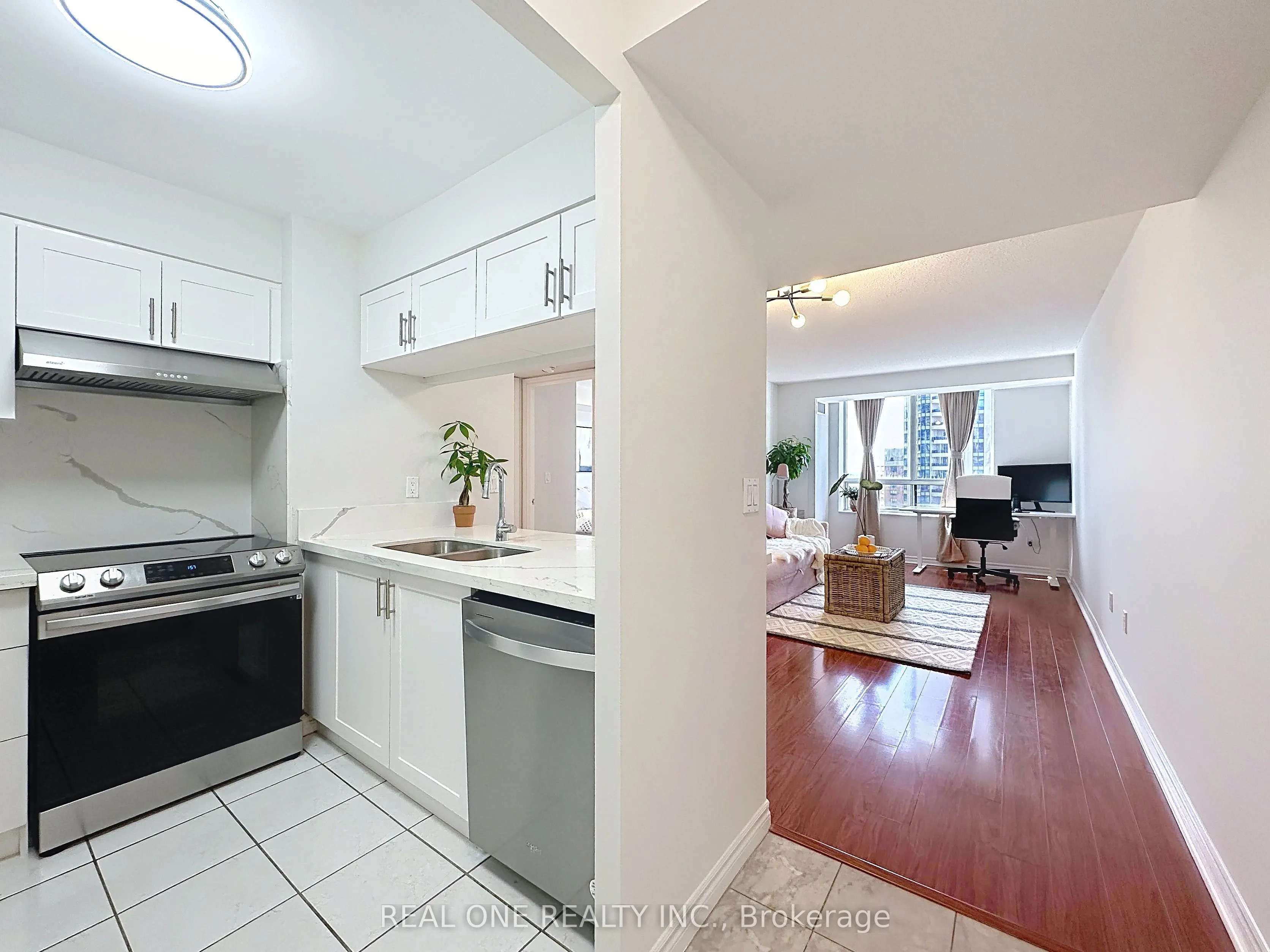 18 Sommerset Way, #1708