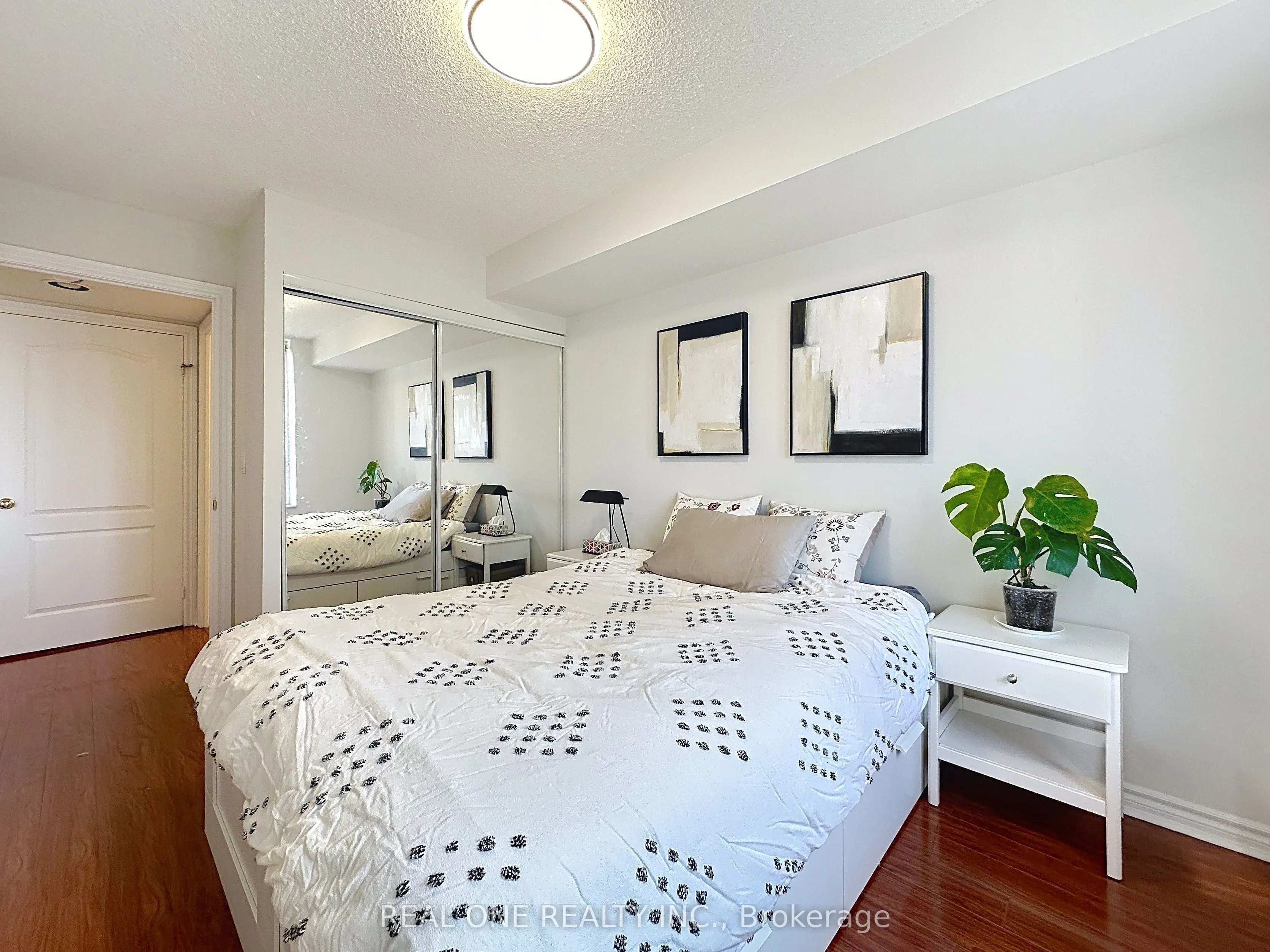 18 Sommerset Way, #1708