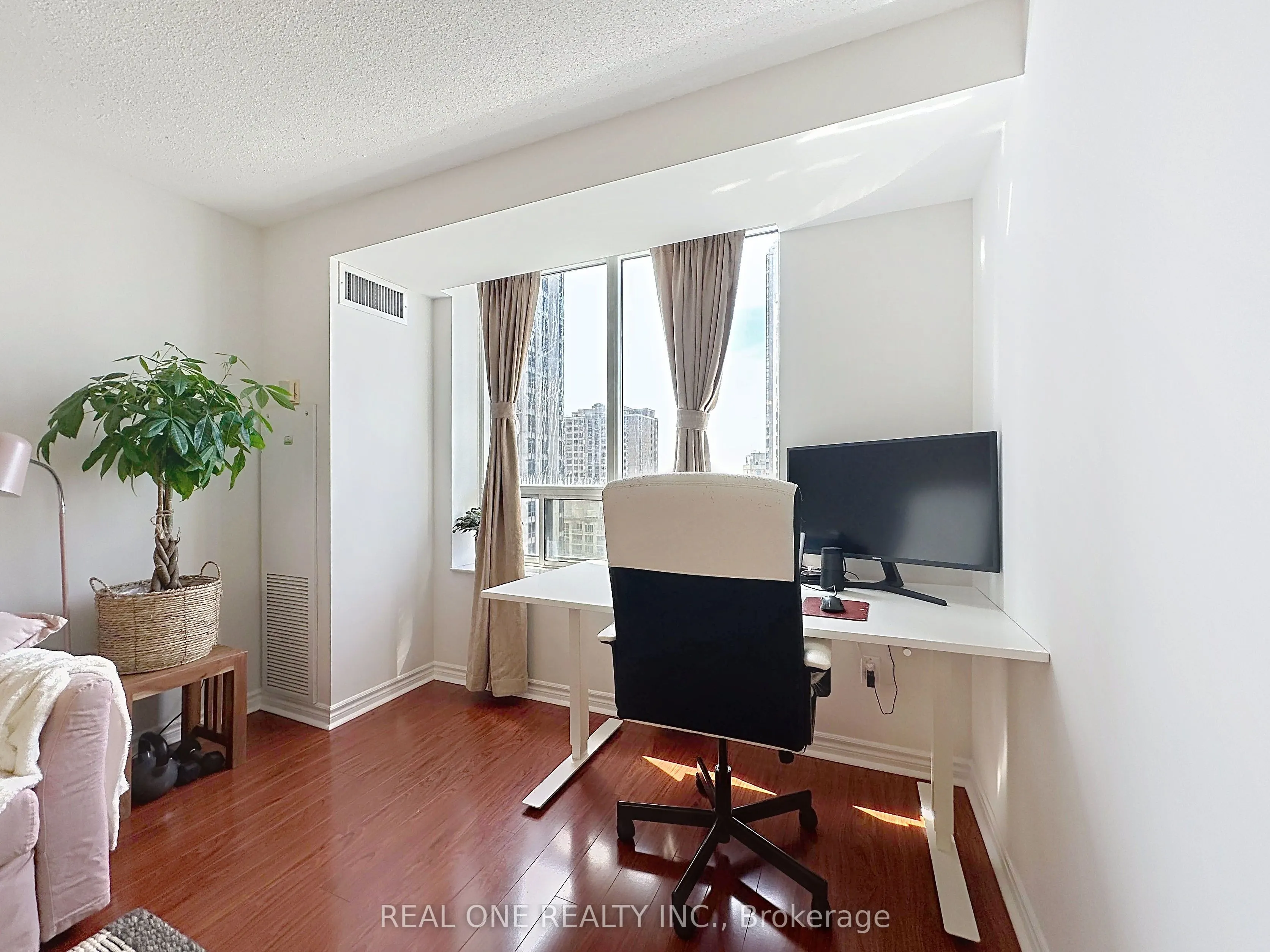 18 Sommerset Way, #1708