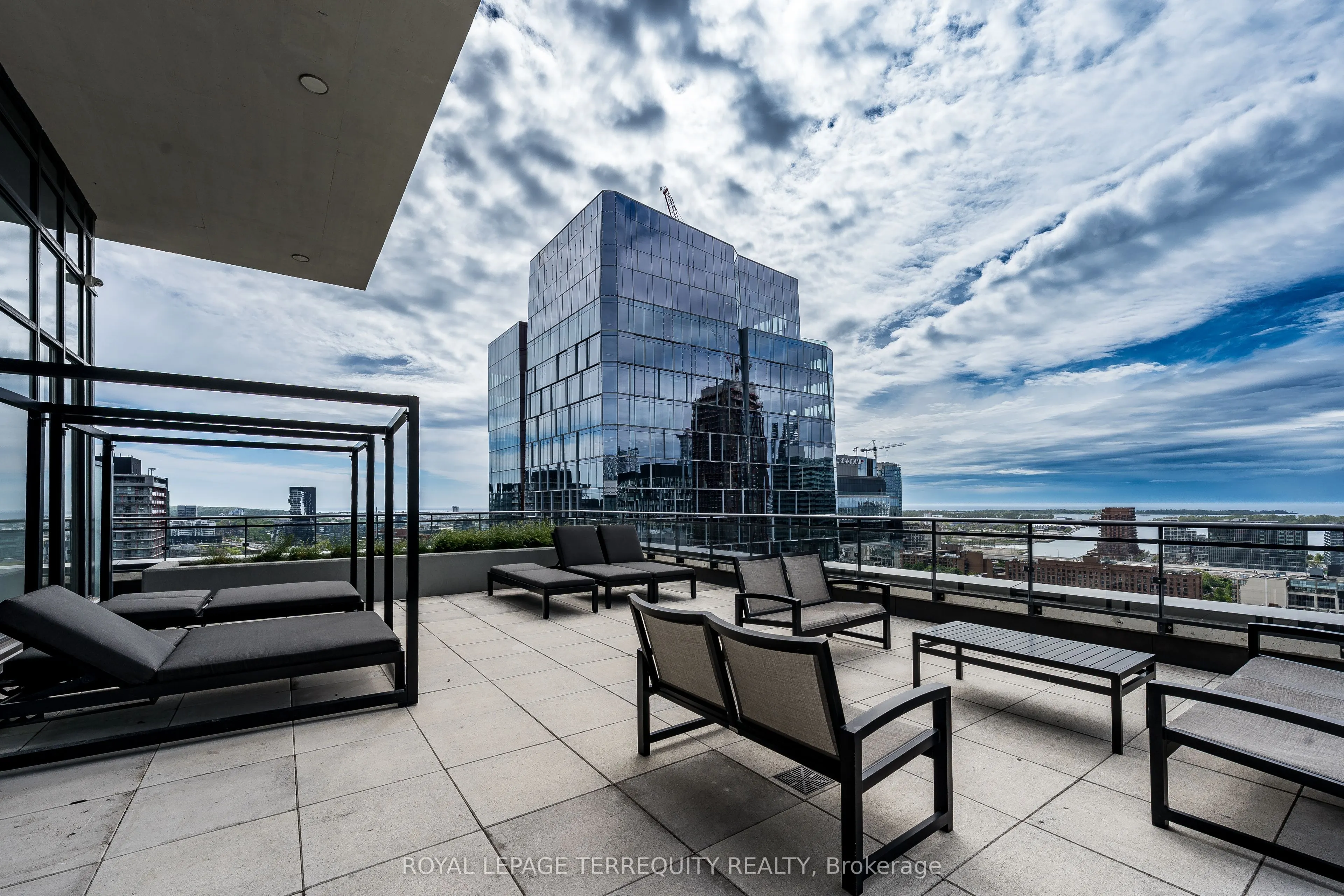460 Adelaide Street E, #1032