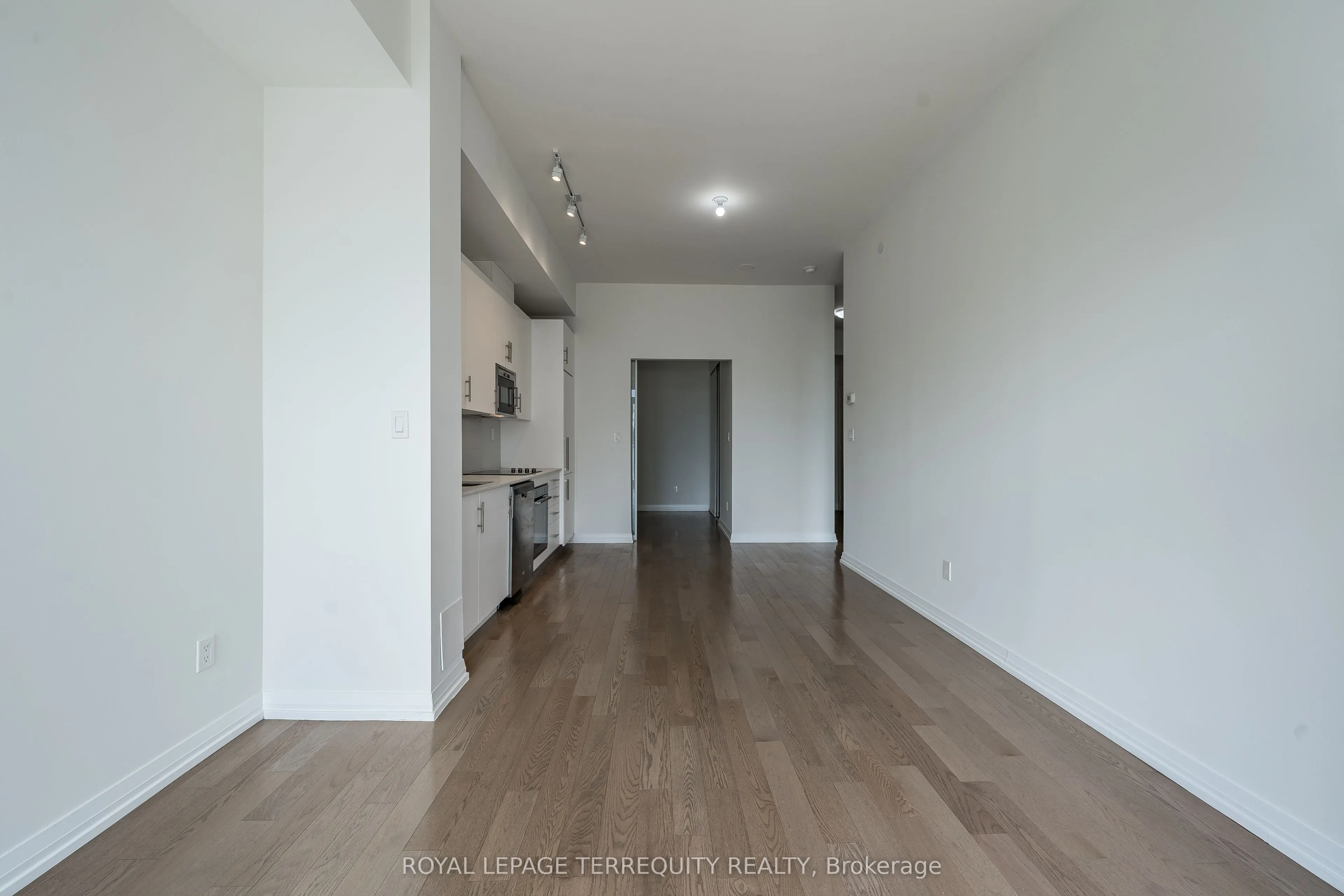 460 Adelaide Street E, #1032