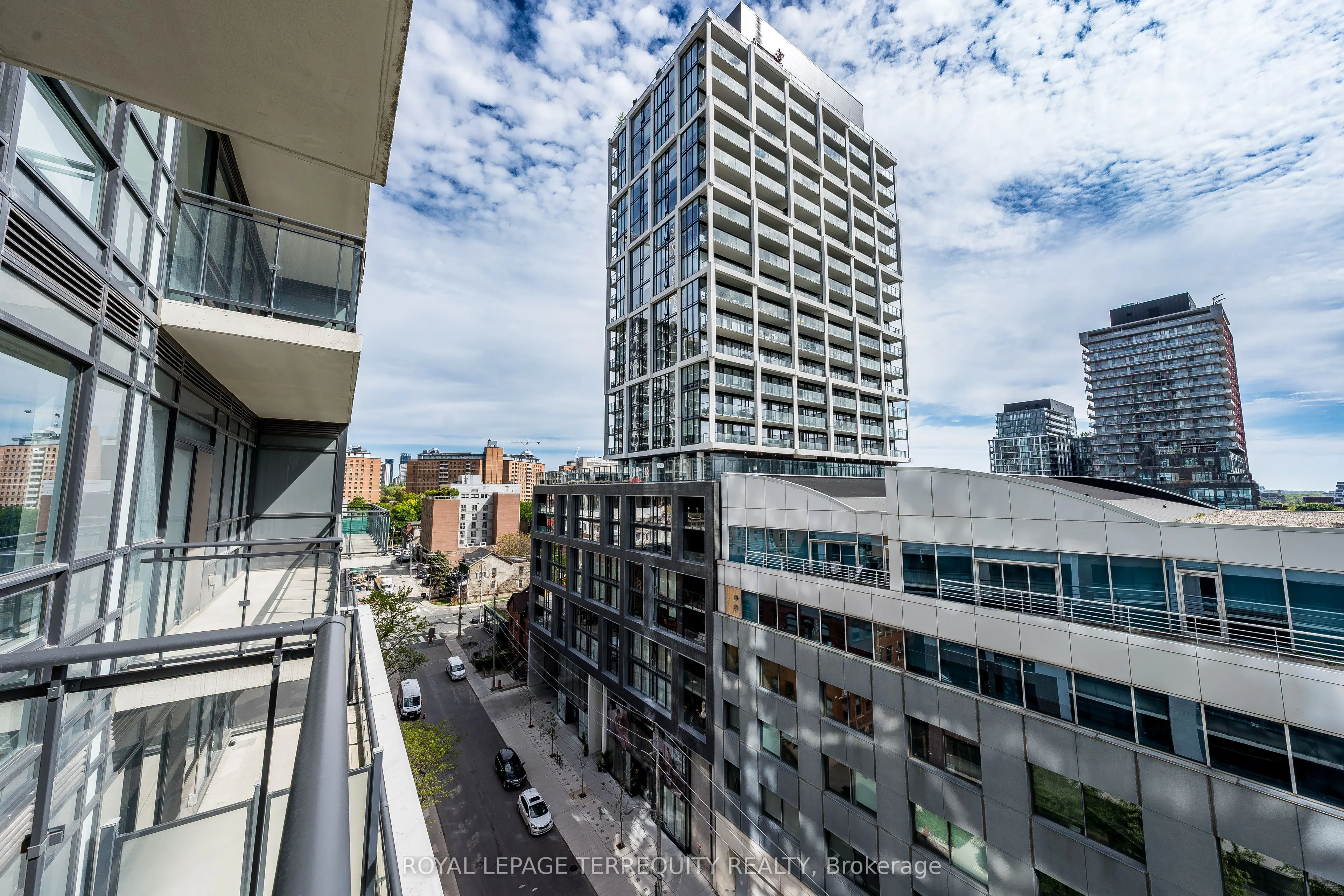 460 Adelaide Street E, #1032