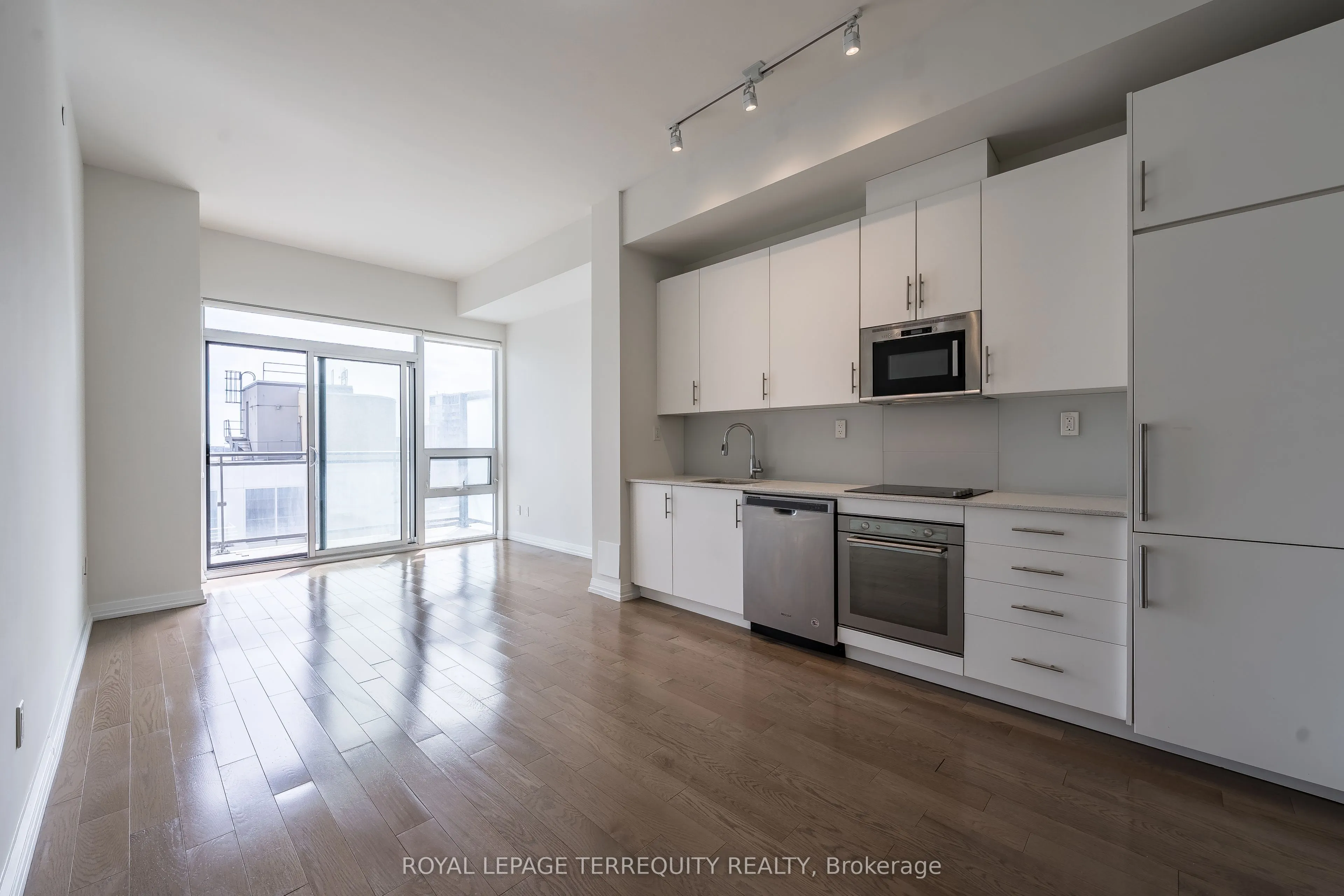 460 Adelaide Street E, #1032