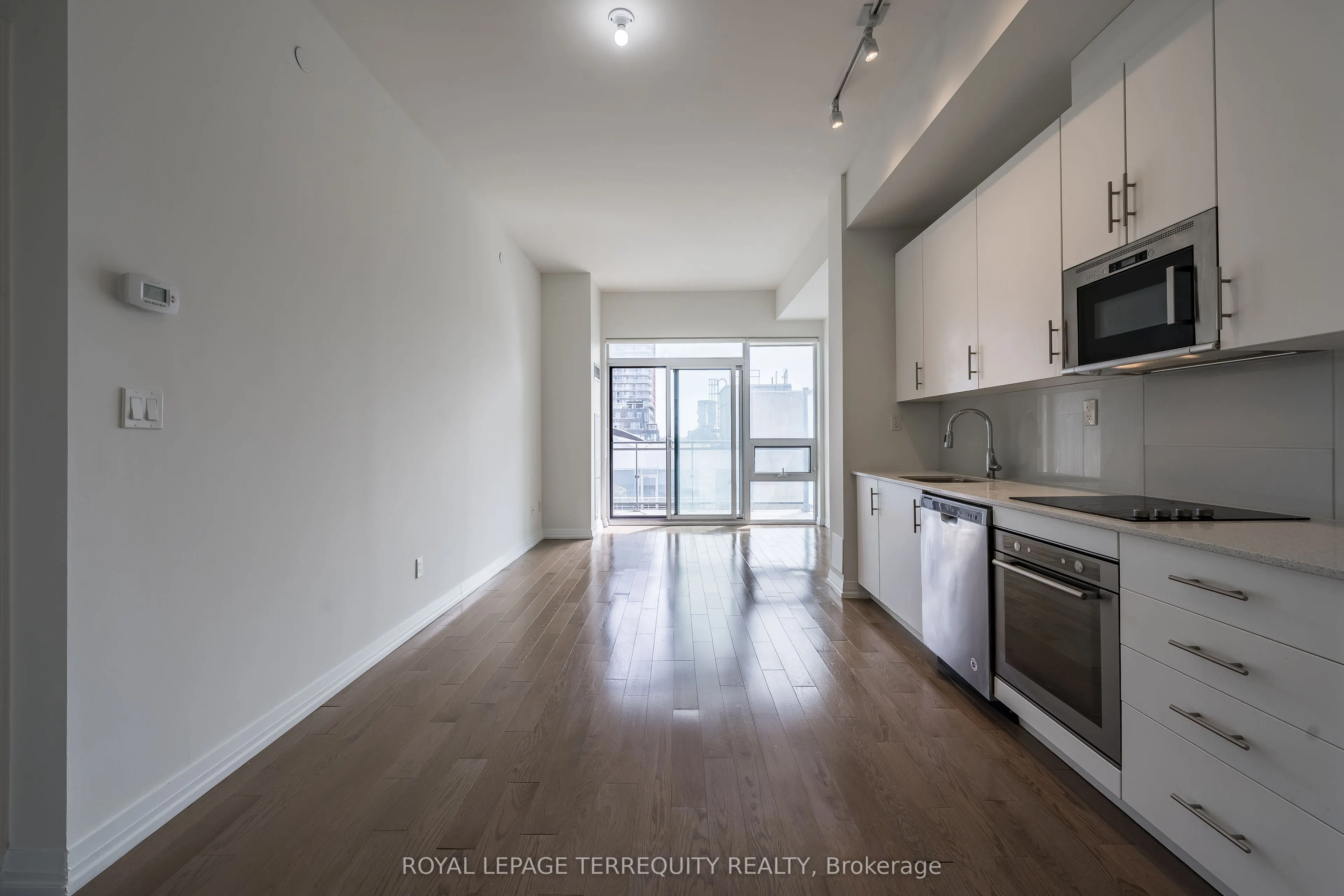 460 Adelaide Street E, #1032