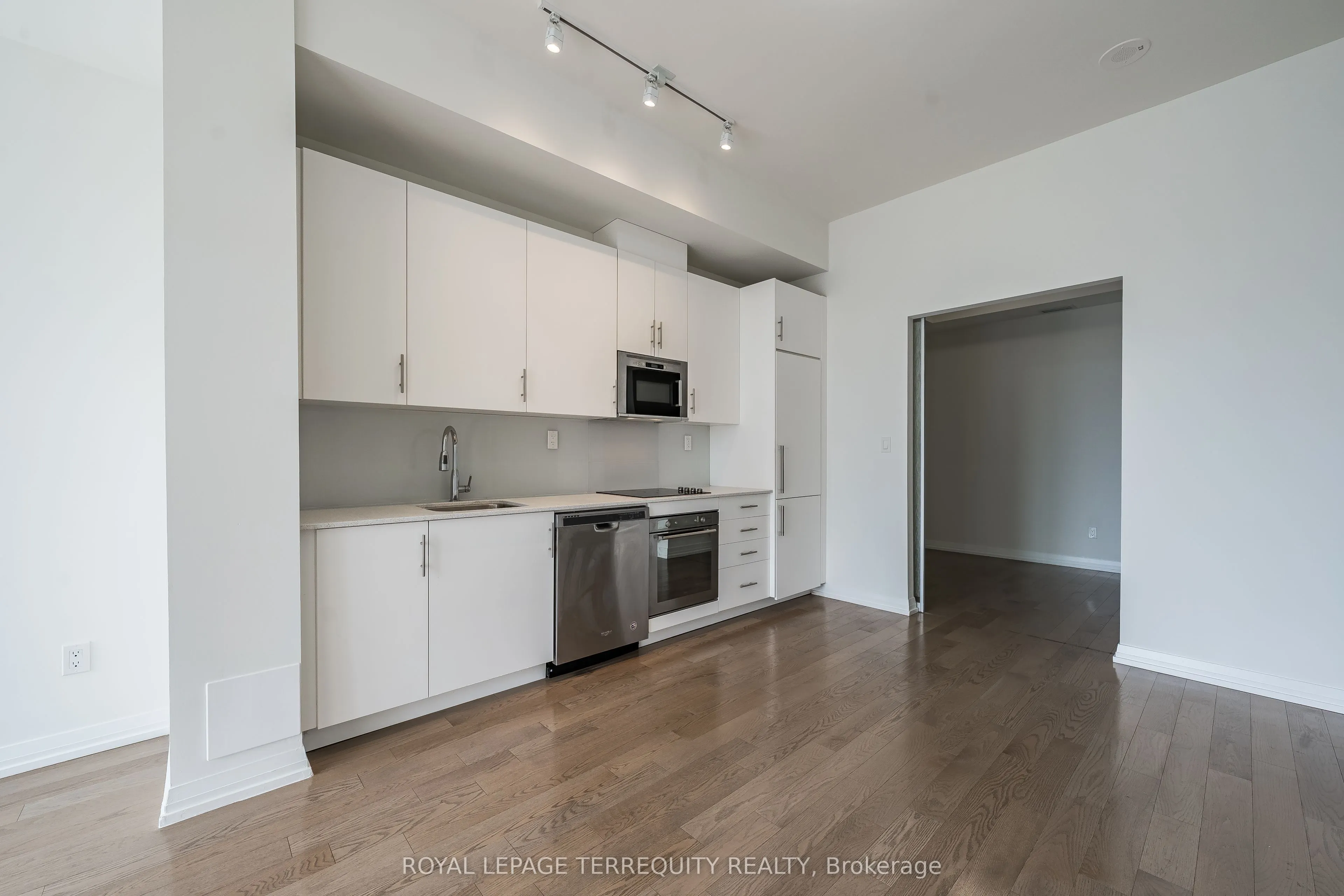460 Adelaide Street E, #1032