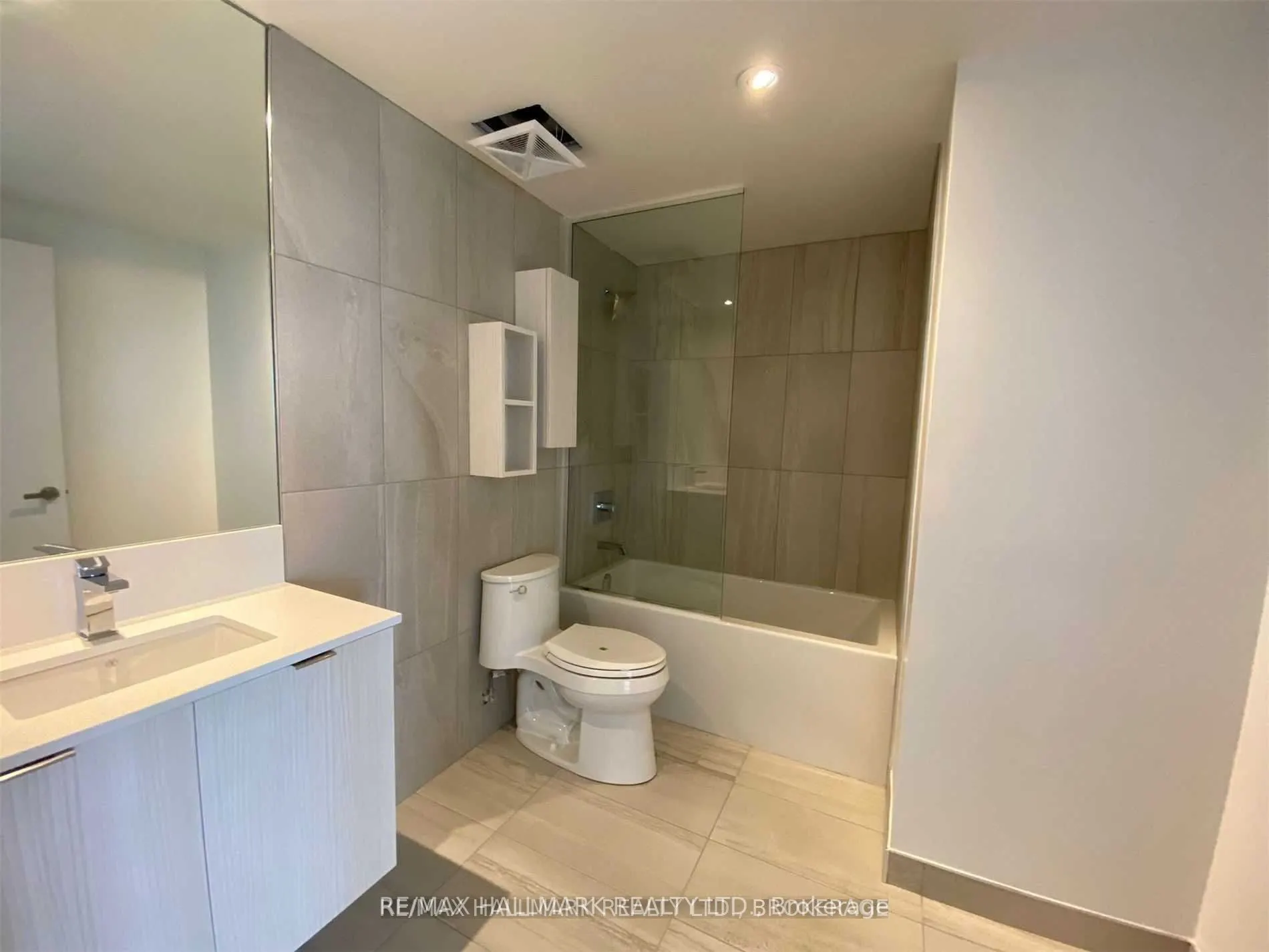 99 Broadway Avenue, #3301 Nt