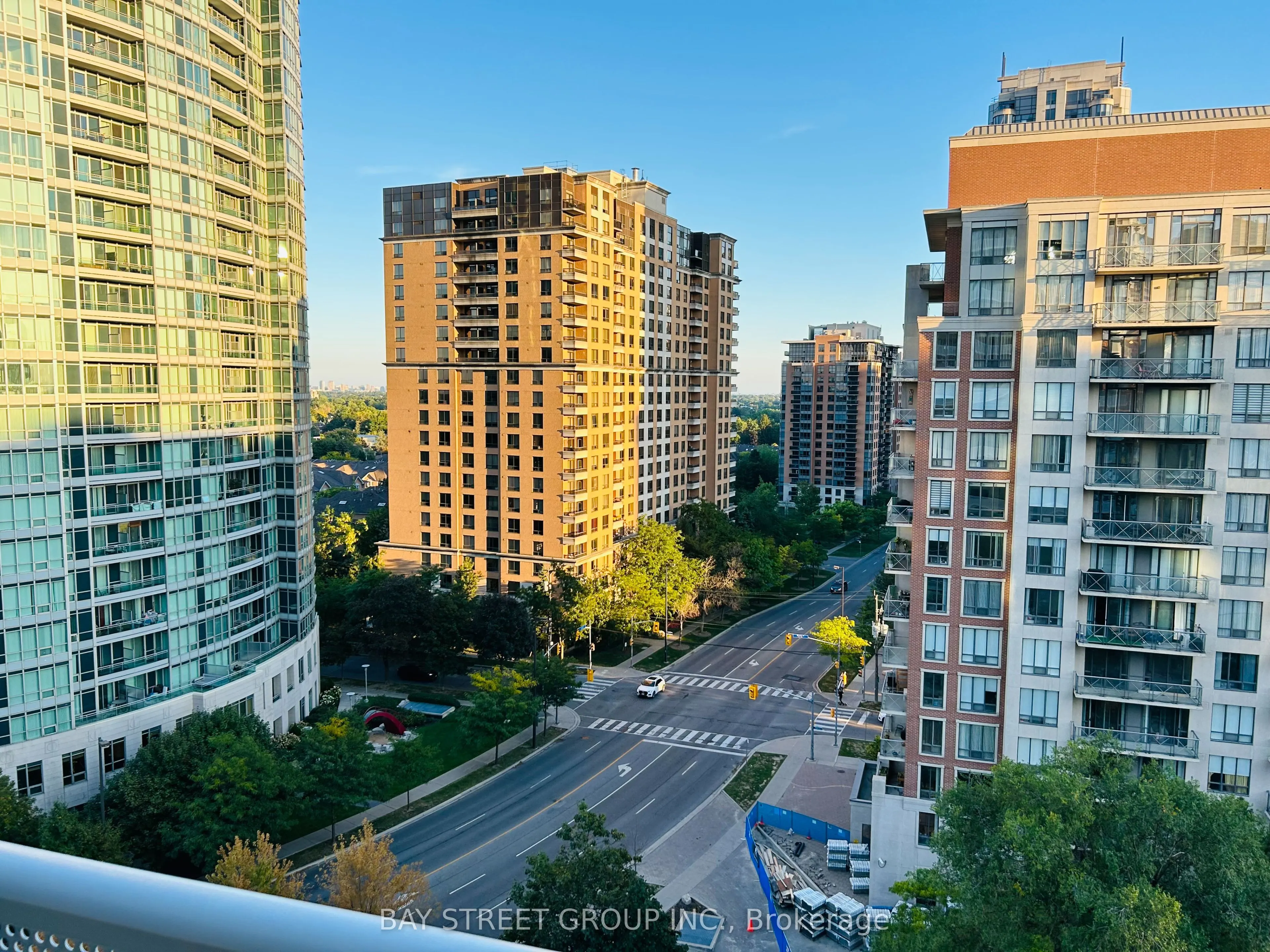 15 Holmes Avenue, #1012