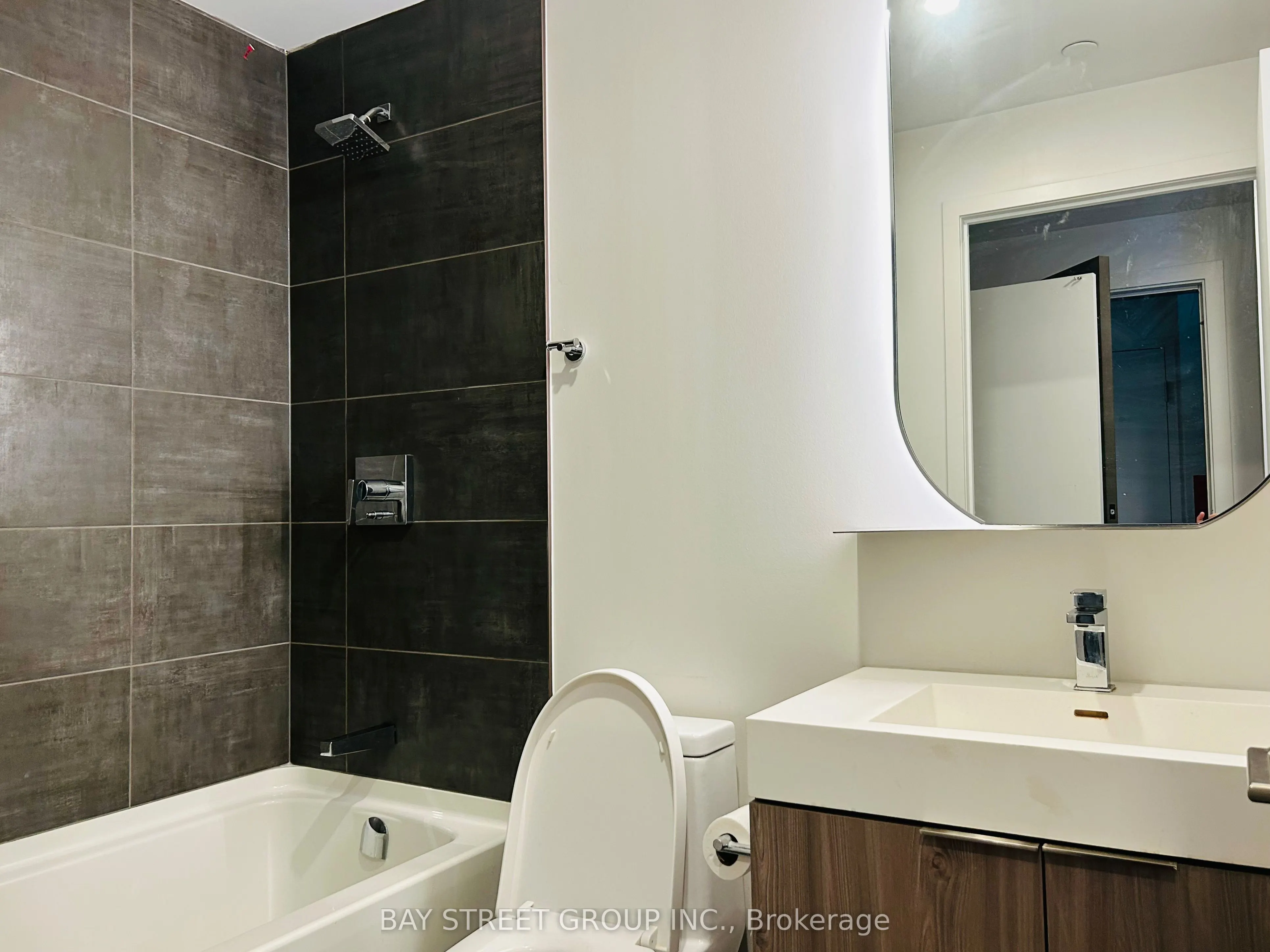 15 Holmes Avenue, #1012