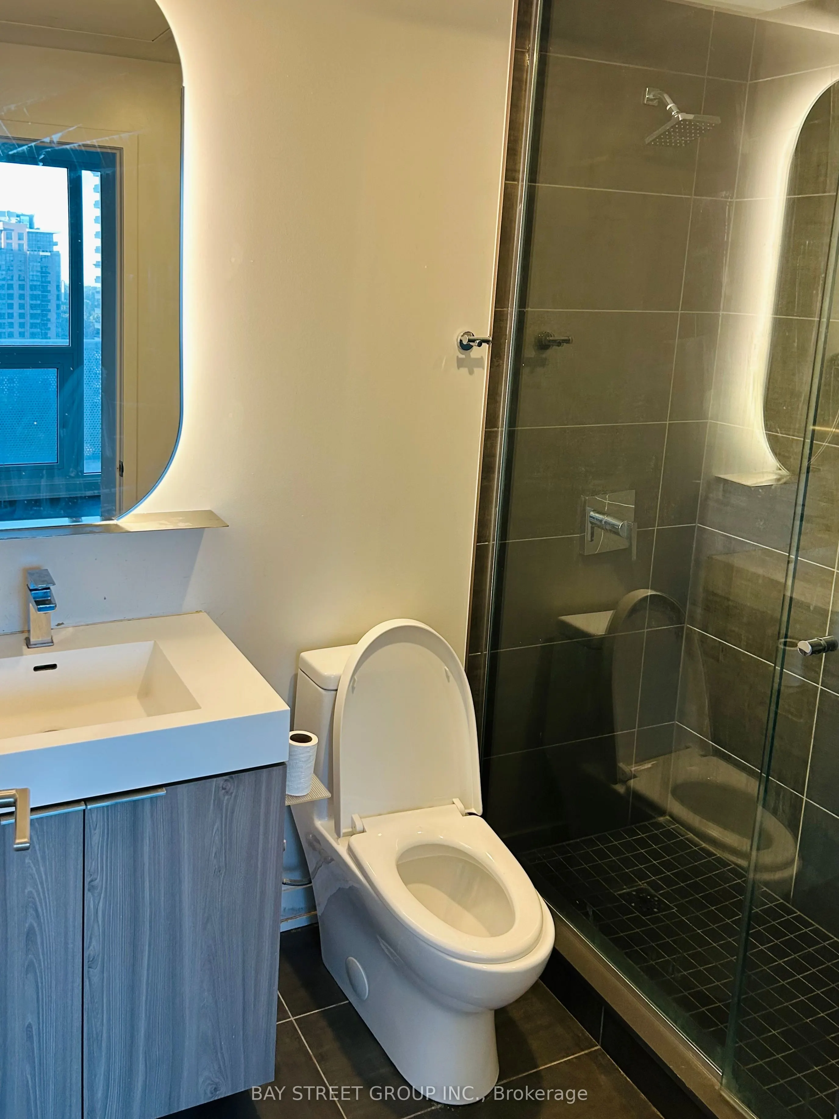 15 Holmes Avenue, #1012