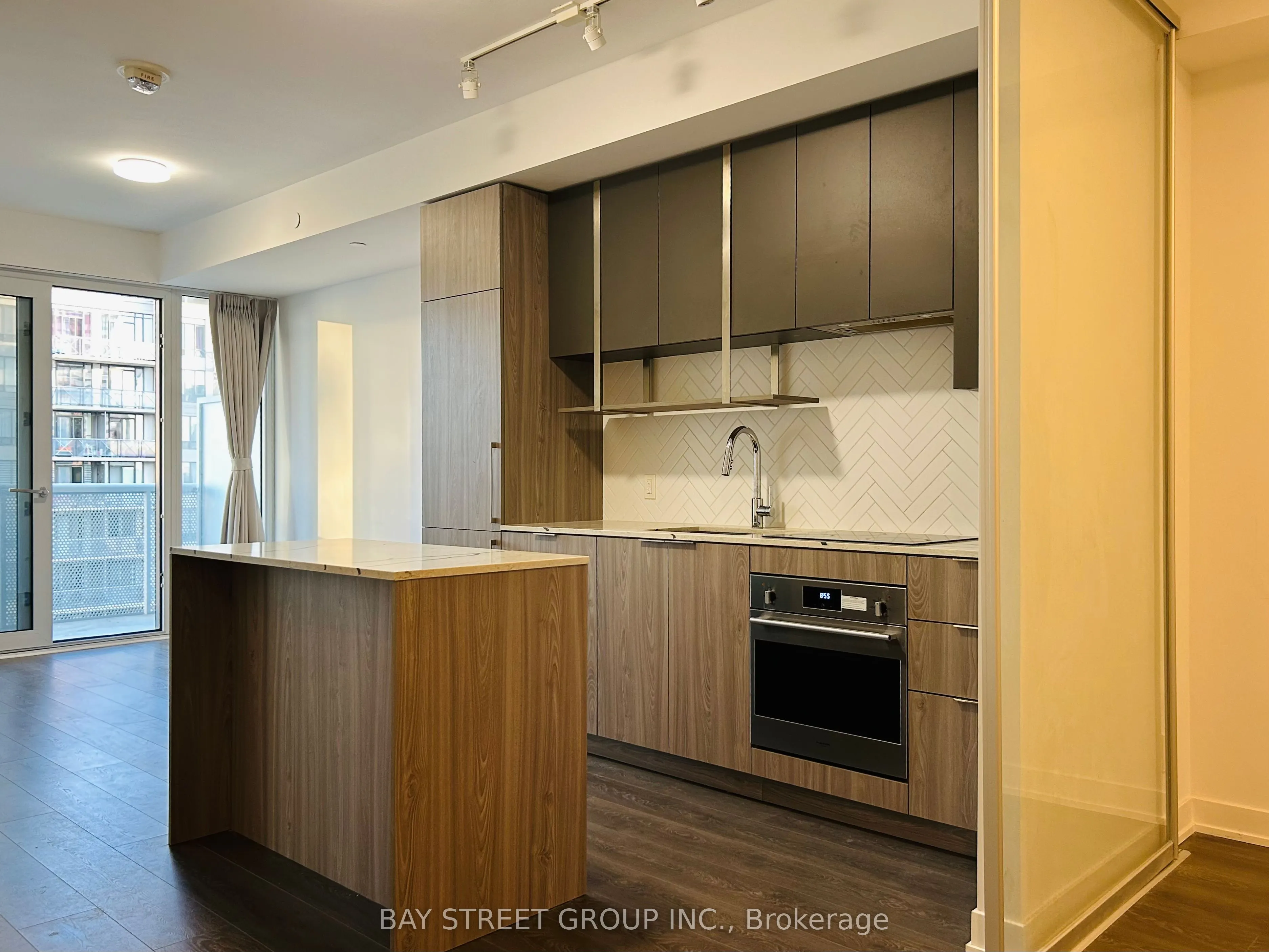 15 Holmes Avenue, #1012