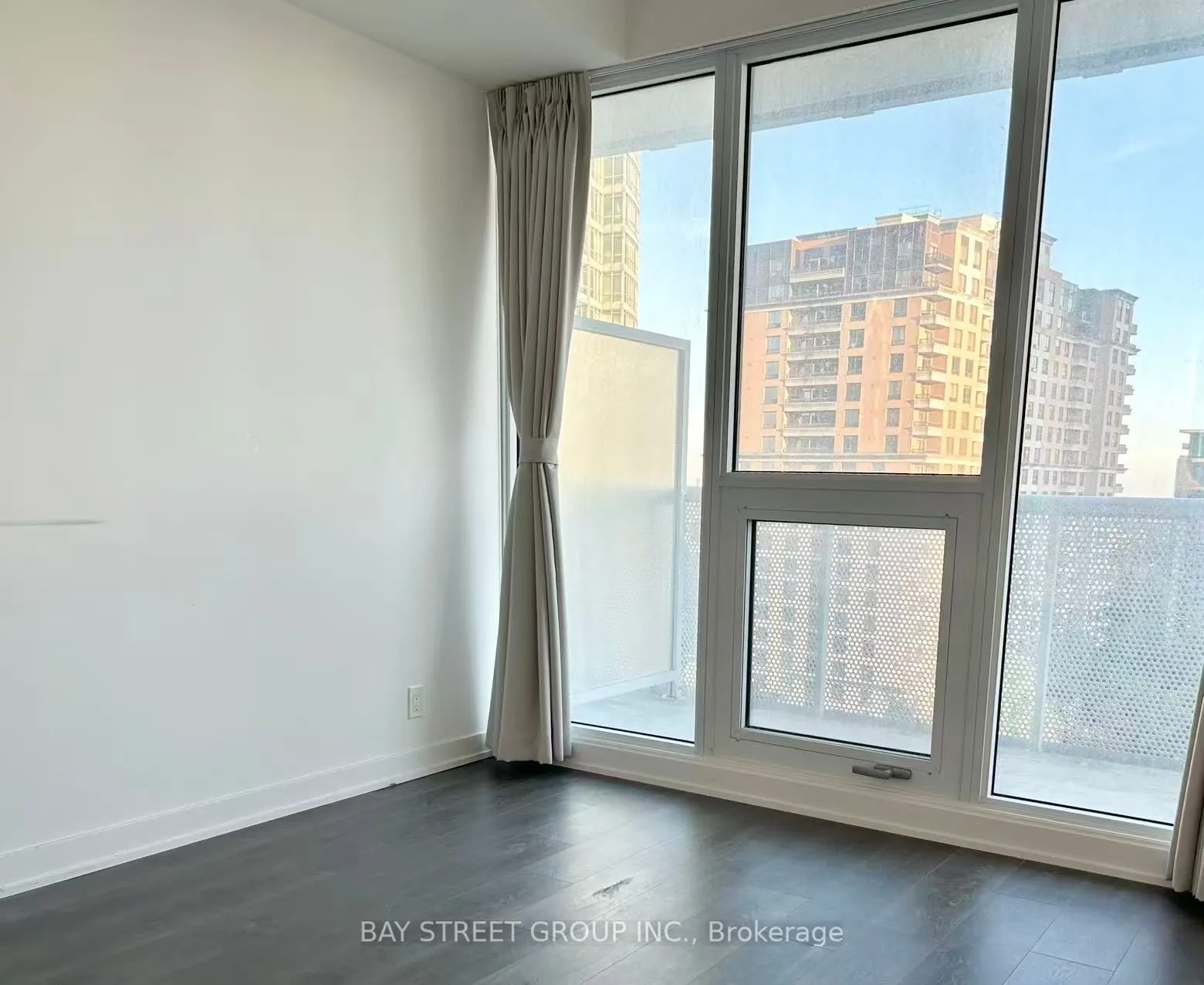 15 Holmes Avenue, #1012