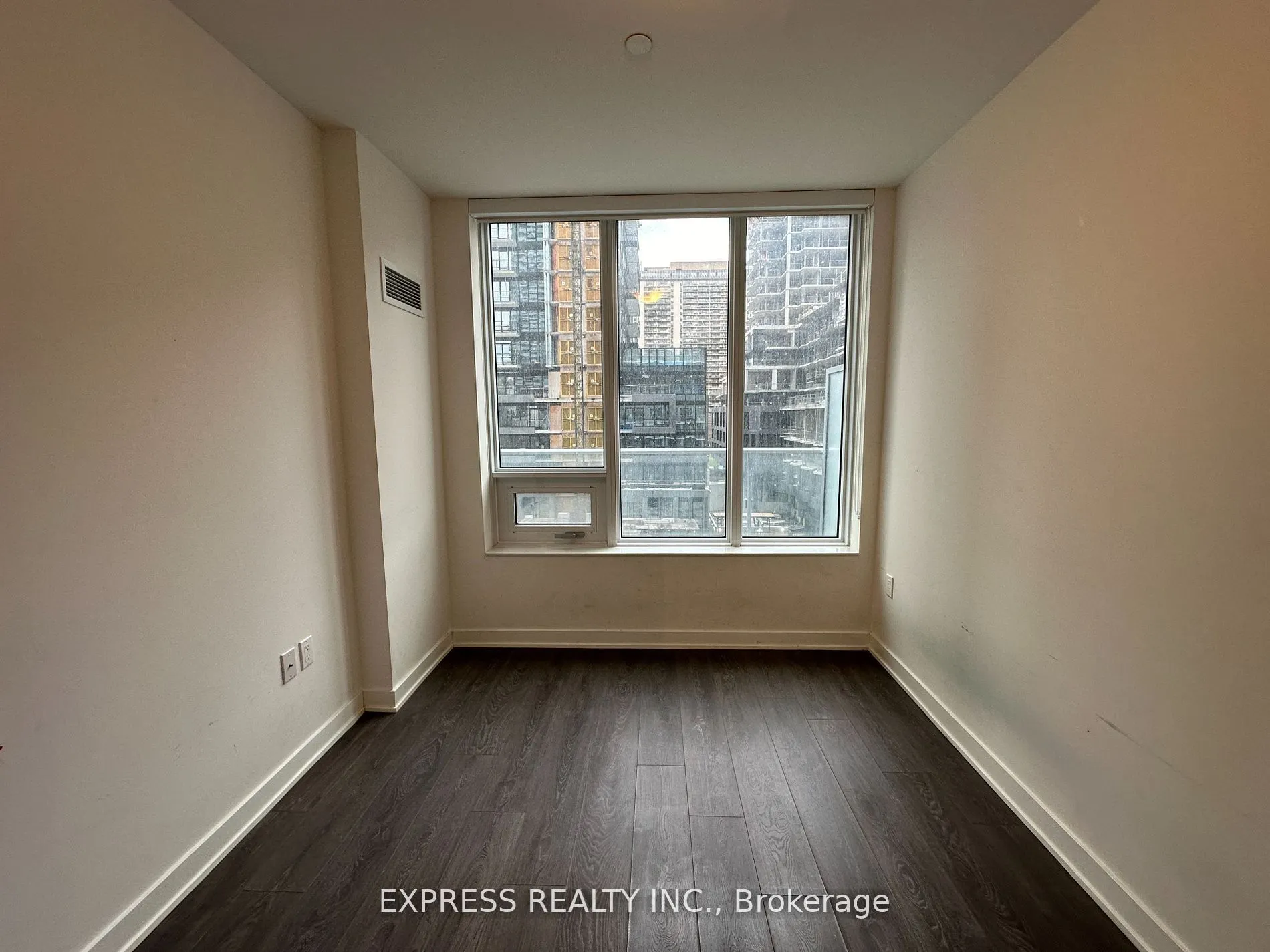 99 Broadway Avenue, #516