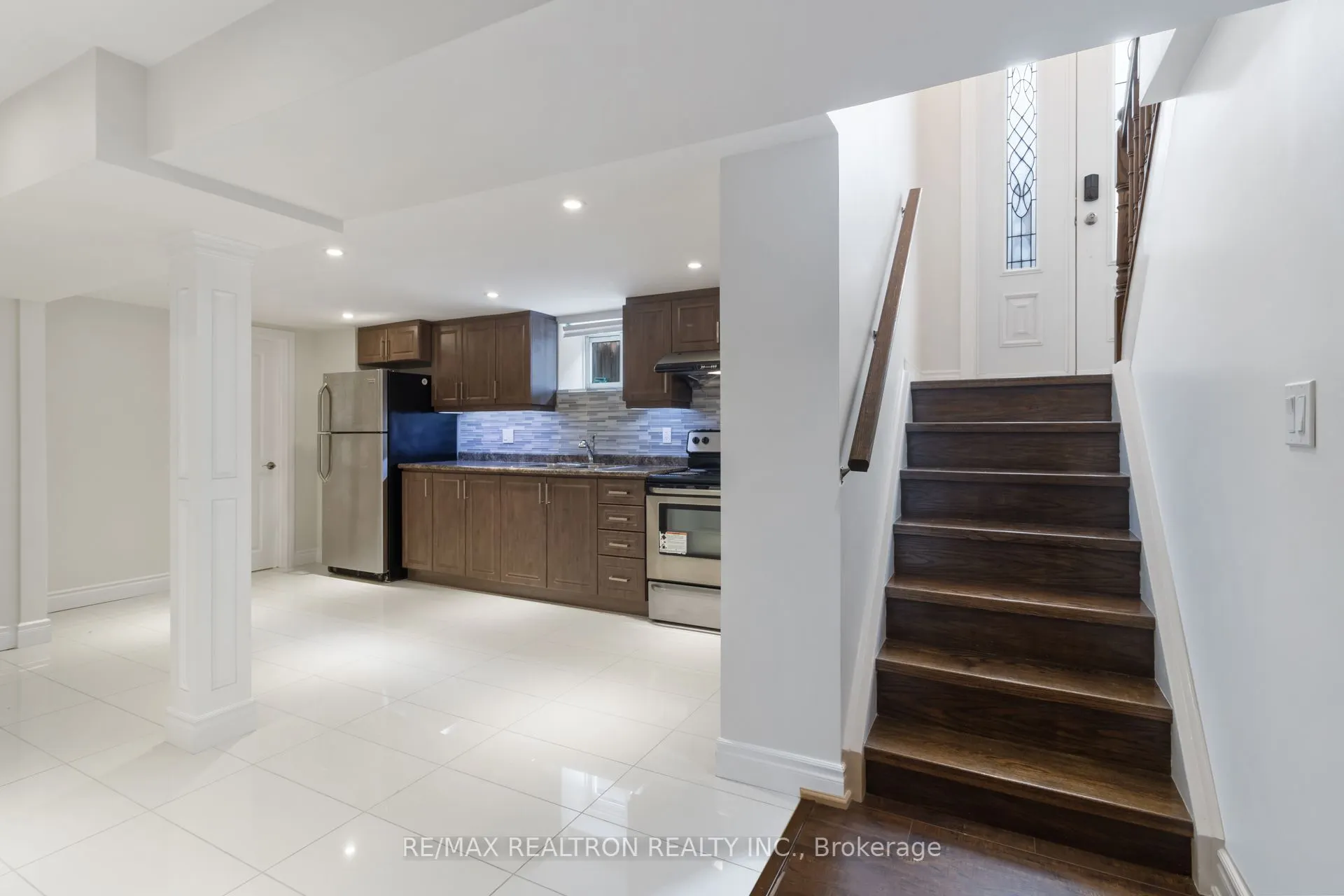 44 Caracas Road